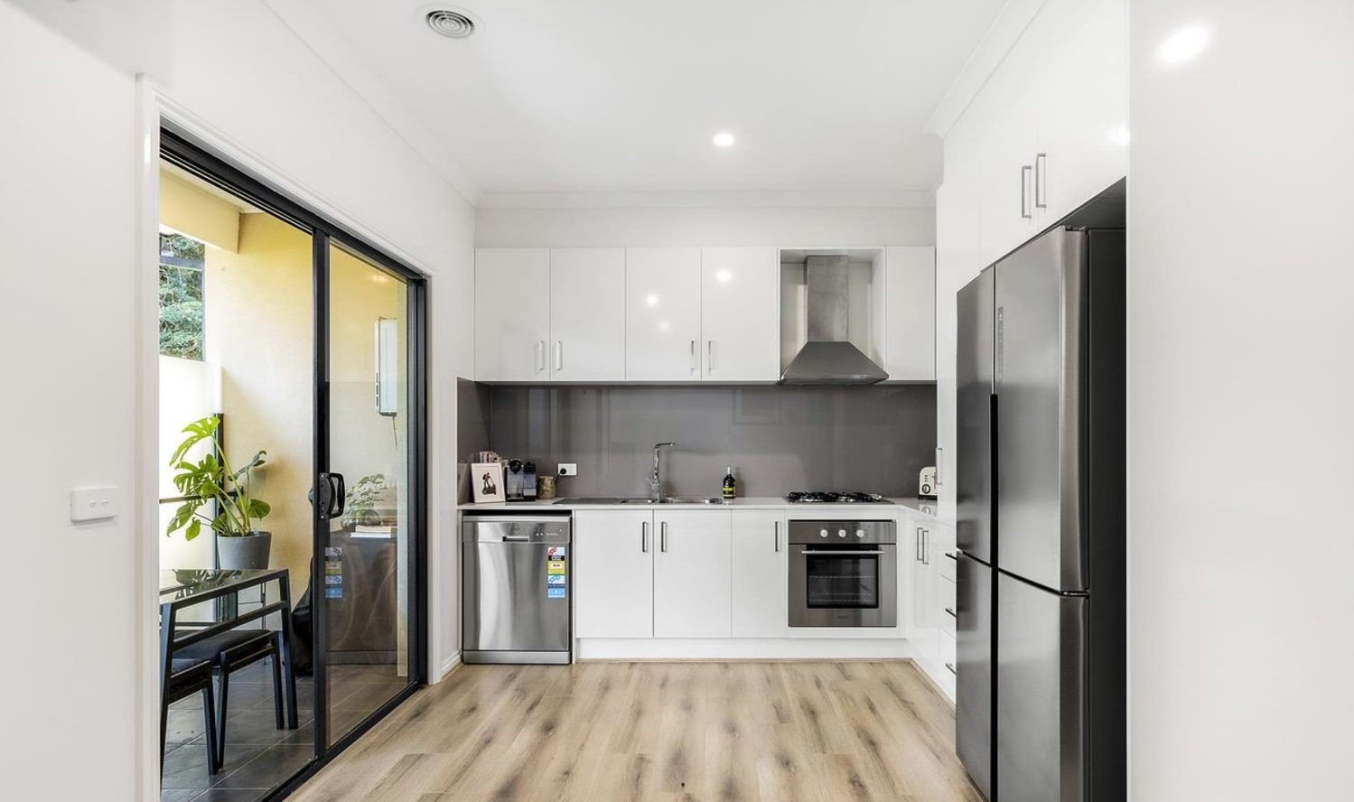 5 Surat Place, Lilydale image 2