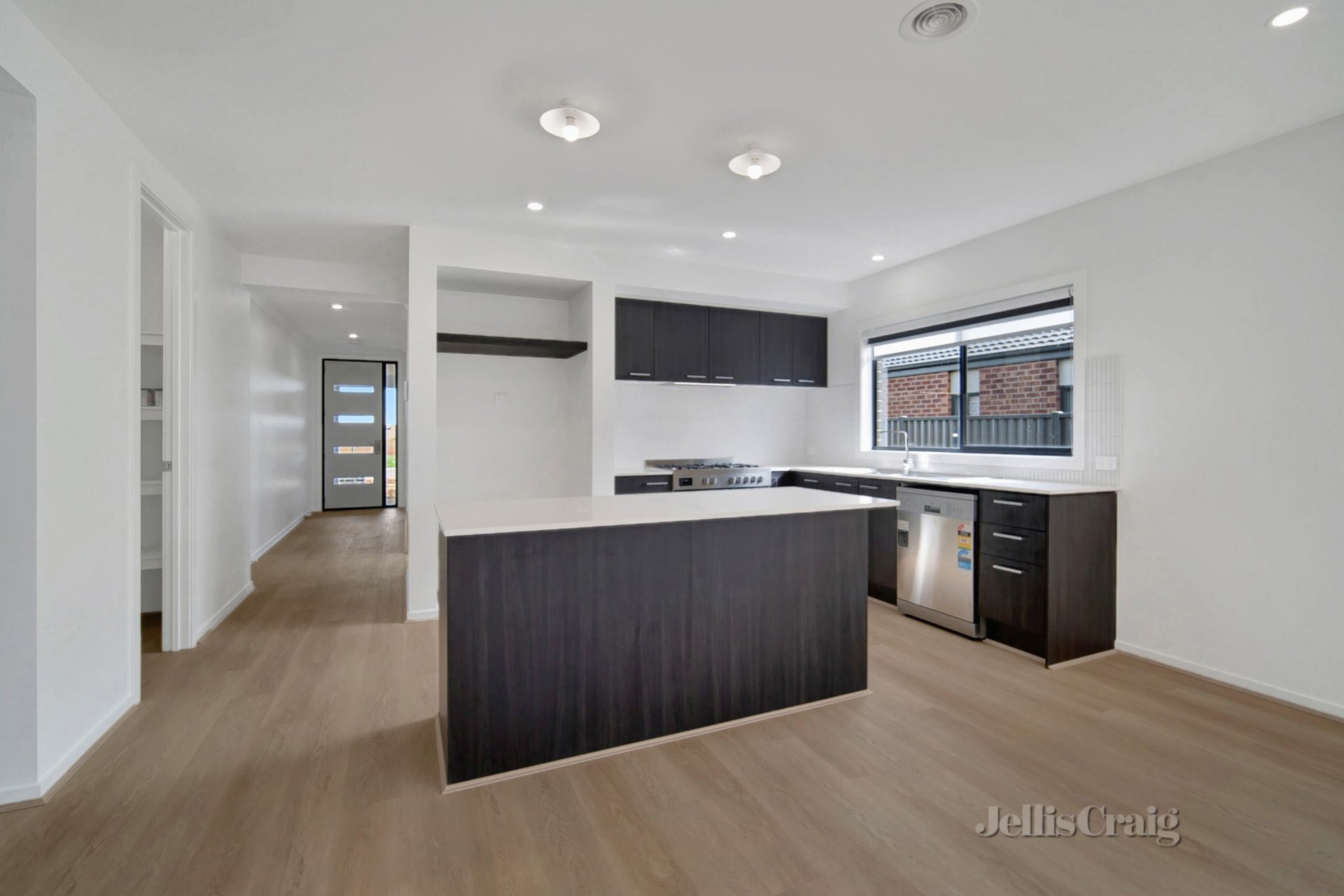 5 Swallow Street, Winter Valley image 2