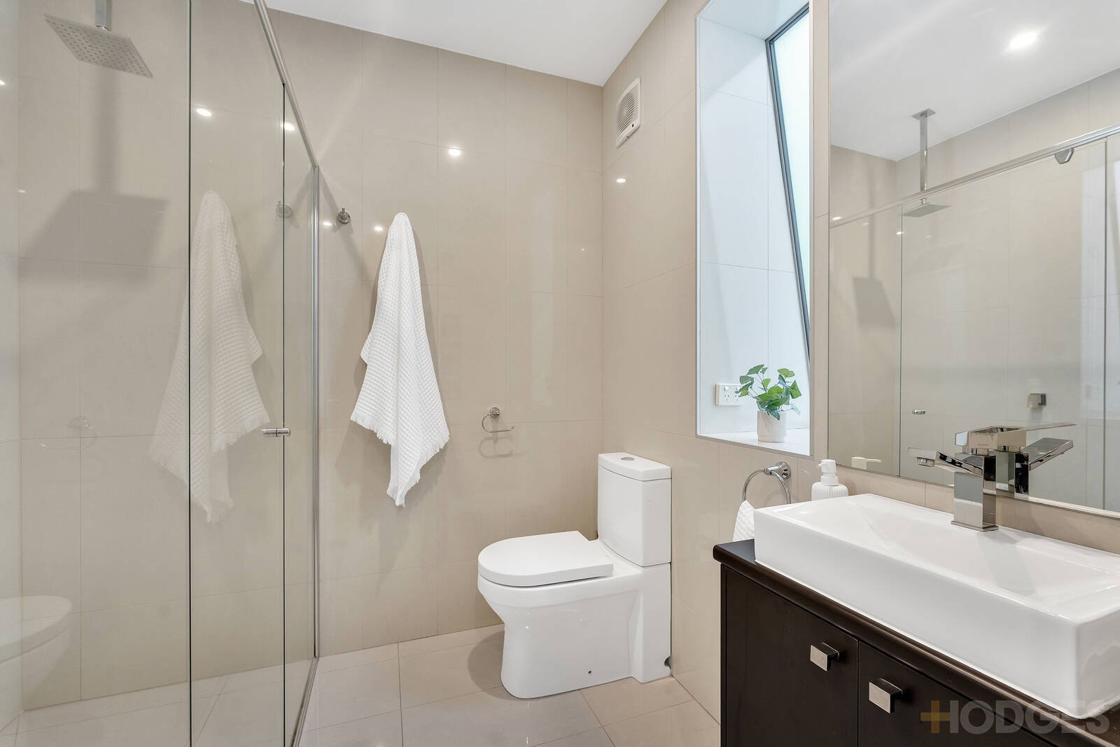 5 The Beachway  Chelsea