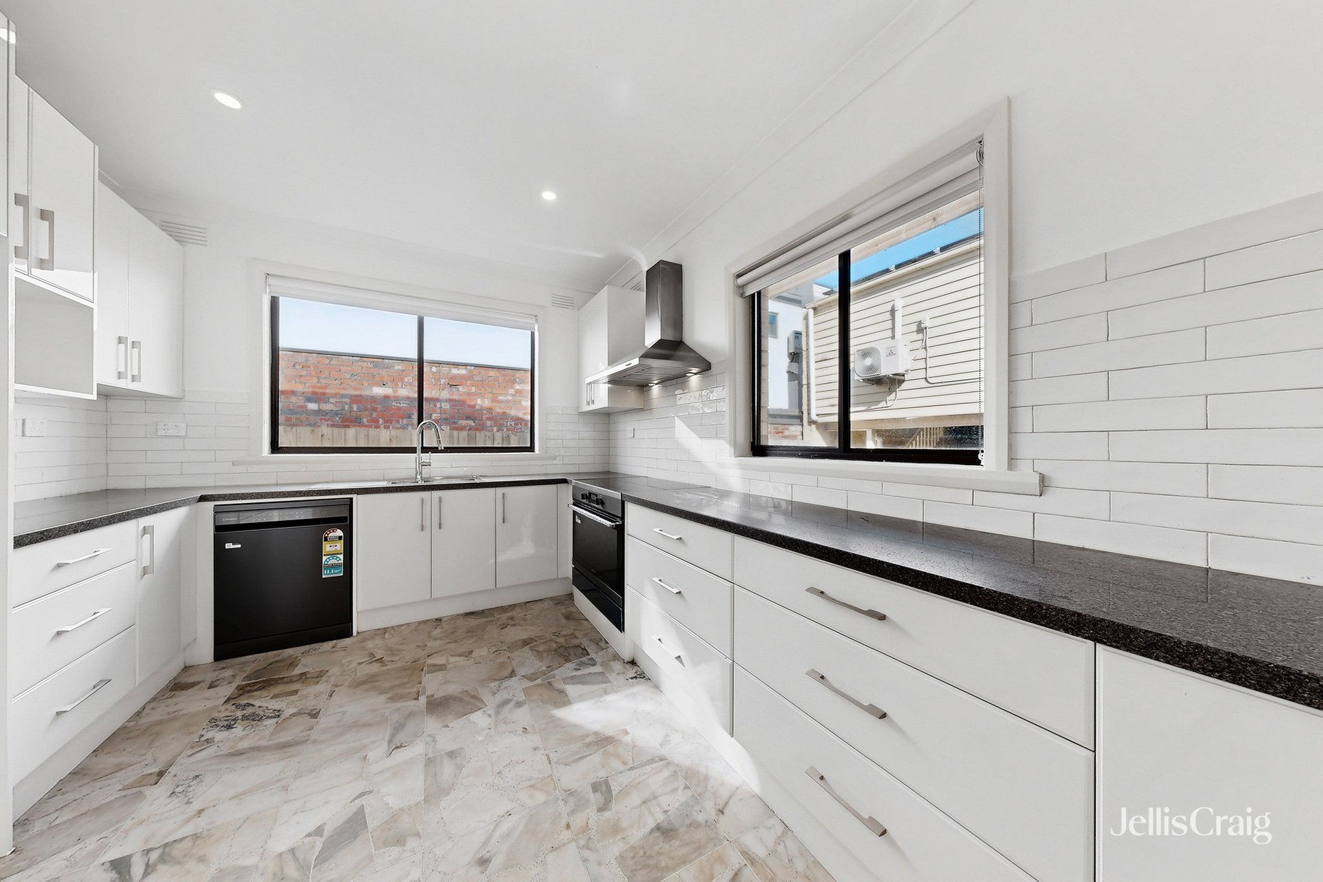 5 The Crescent, Ascot&nbsp;Vale image 2