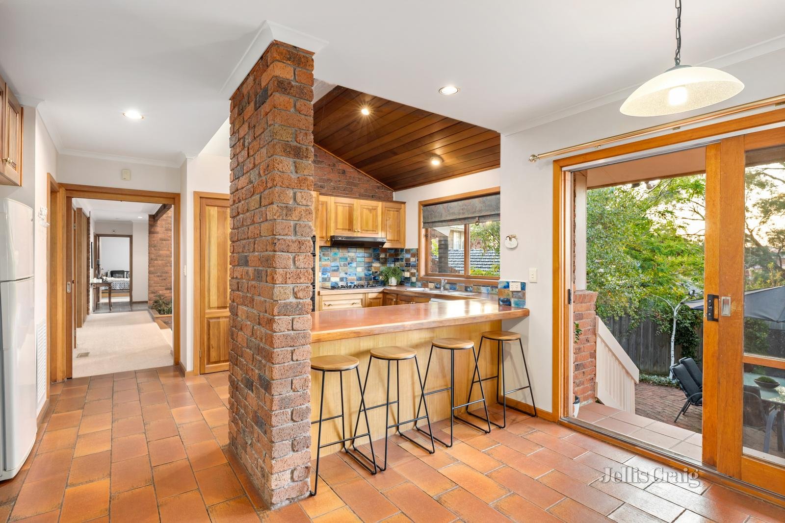 5 Thorncombe Walk, Doncaster East image 4