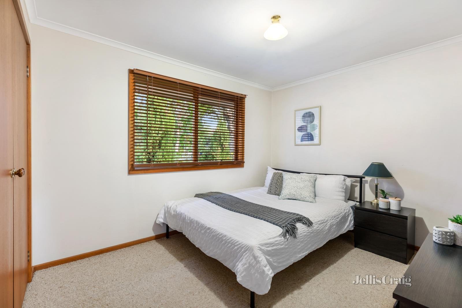 5 Thorncombe Walk, Doncaster East image 7