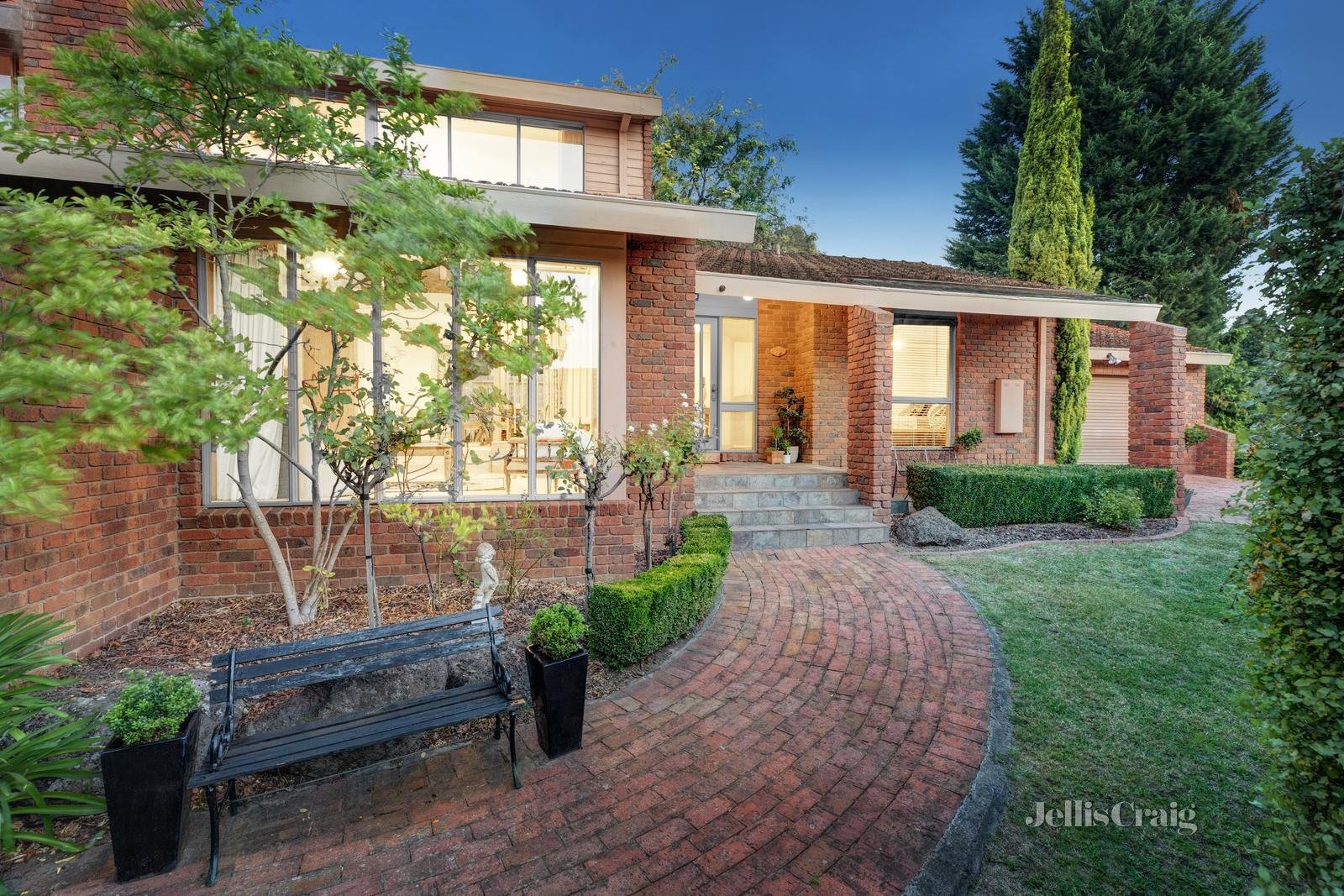 5 Thorncombe Walk, Doncaster East image 9