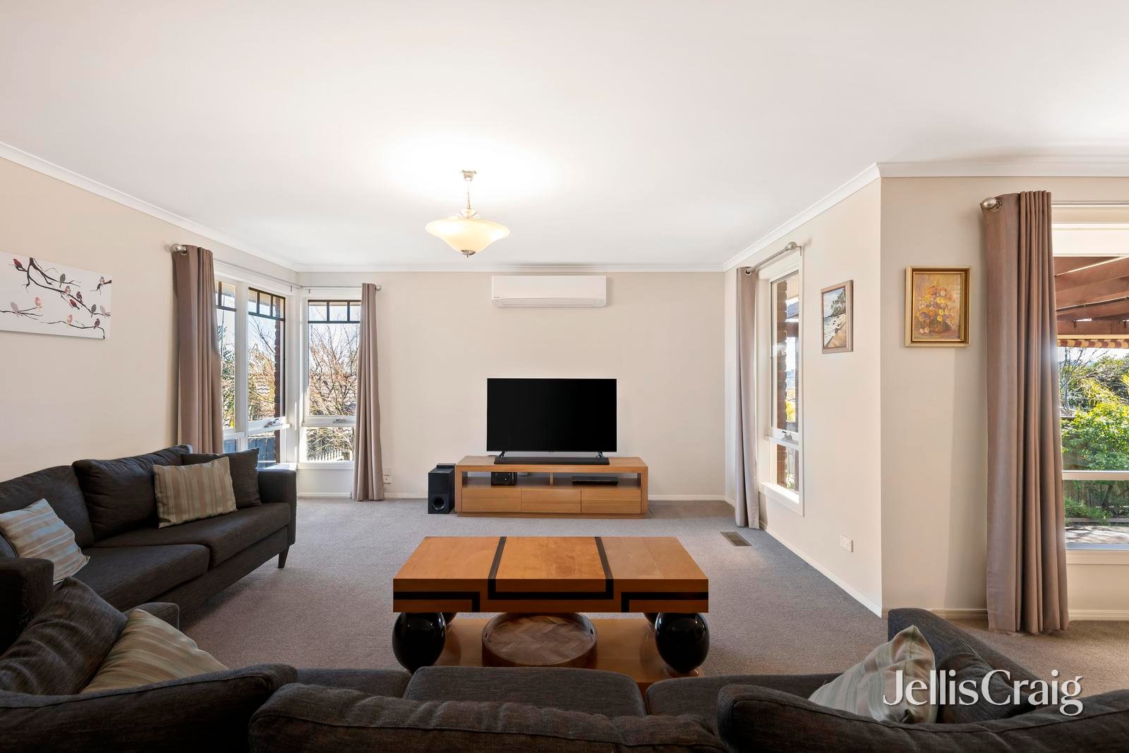 5 Tony Place, Mooroolbark image 2