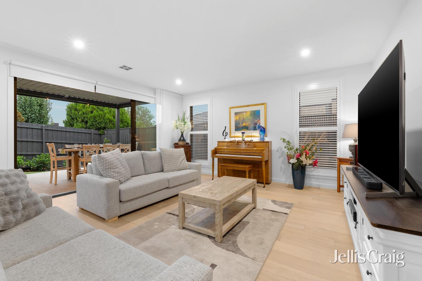 5 Toronto Avenue, Doncaster image 2