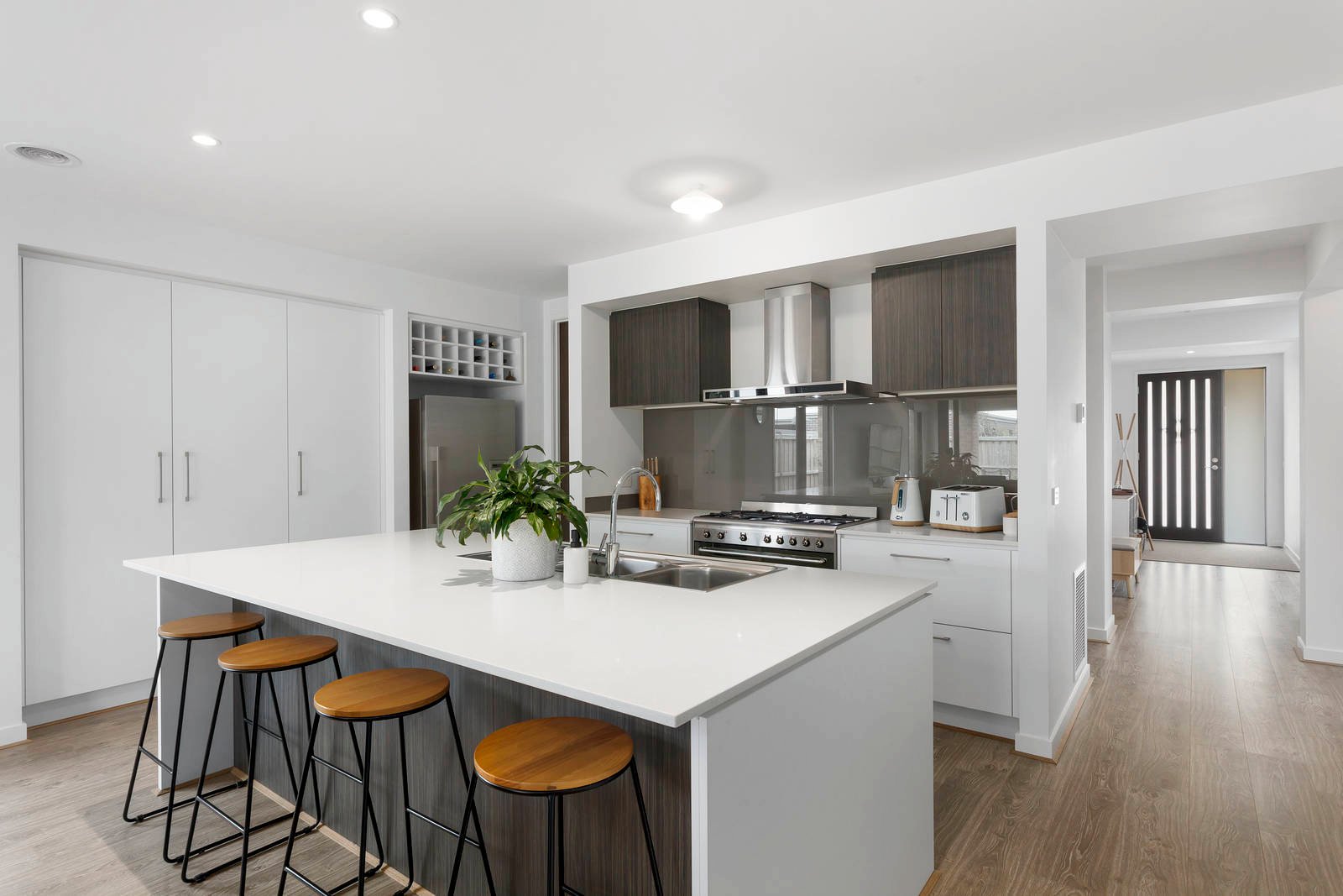 Property Gallery Thumbnail 3