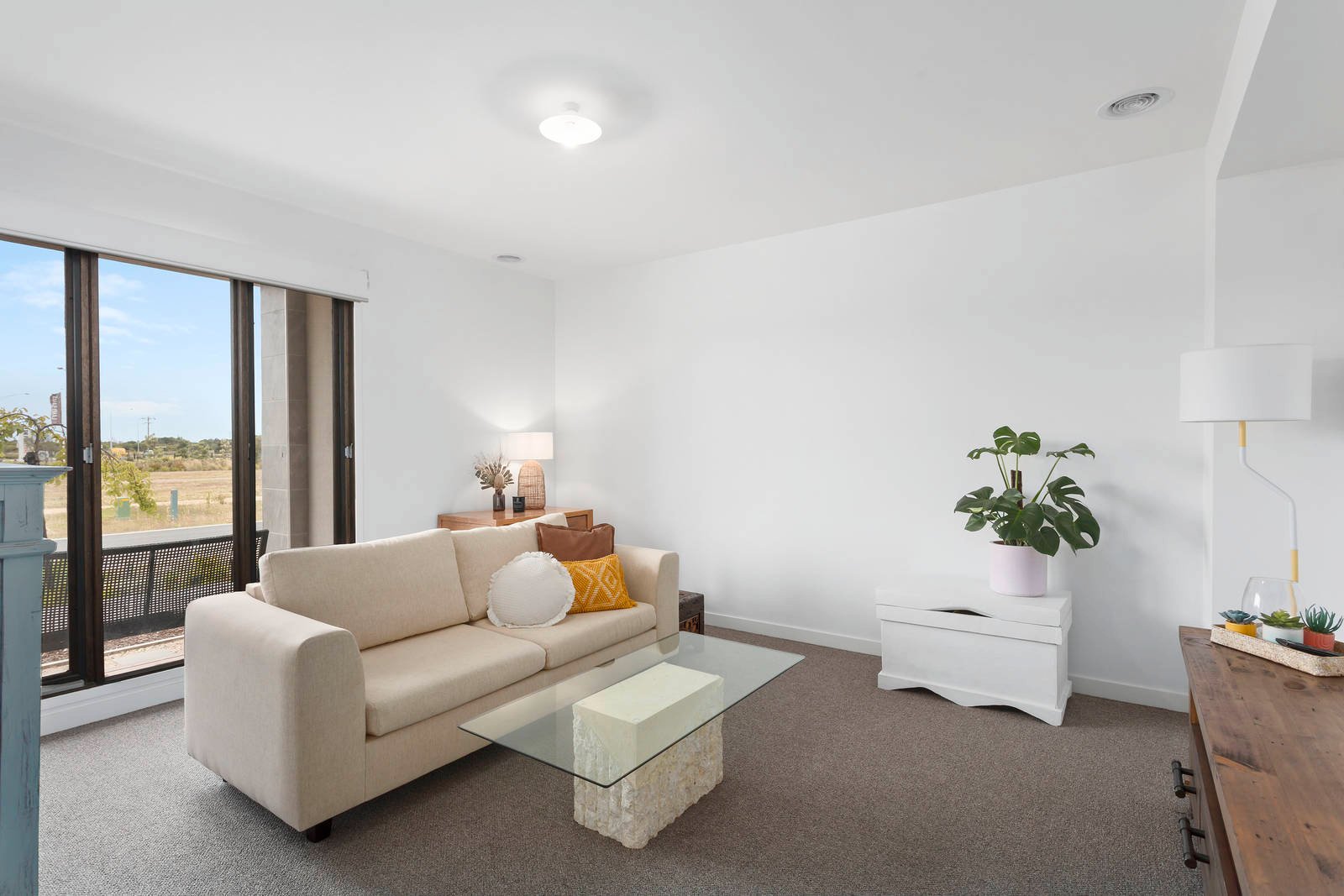 Property Gallery Thumbnail 6