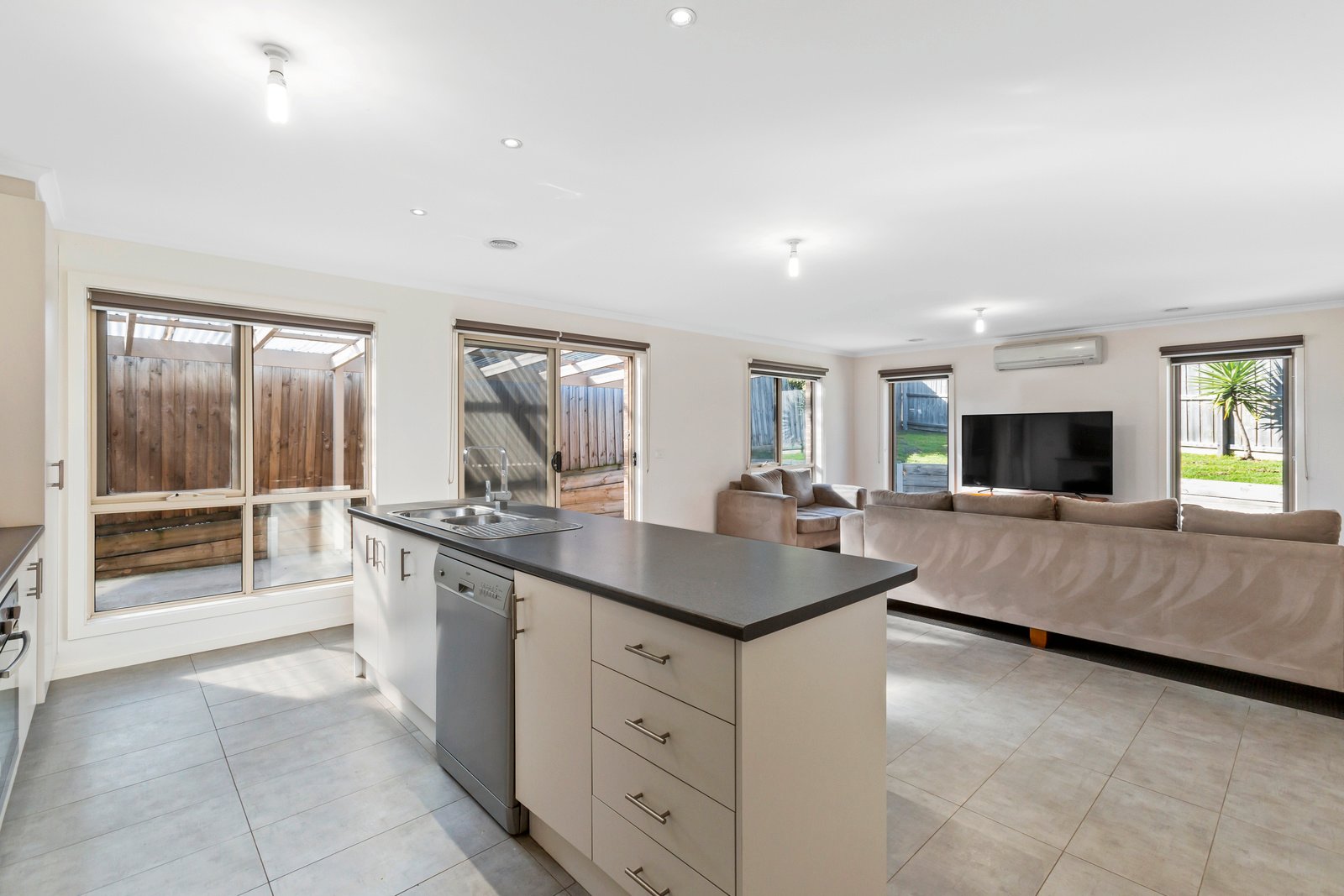 Property Gallery Thumbnail 3