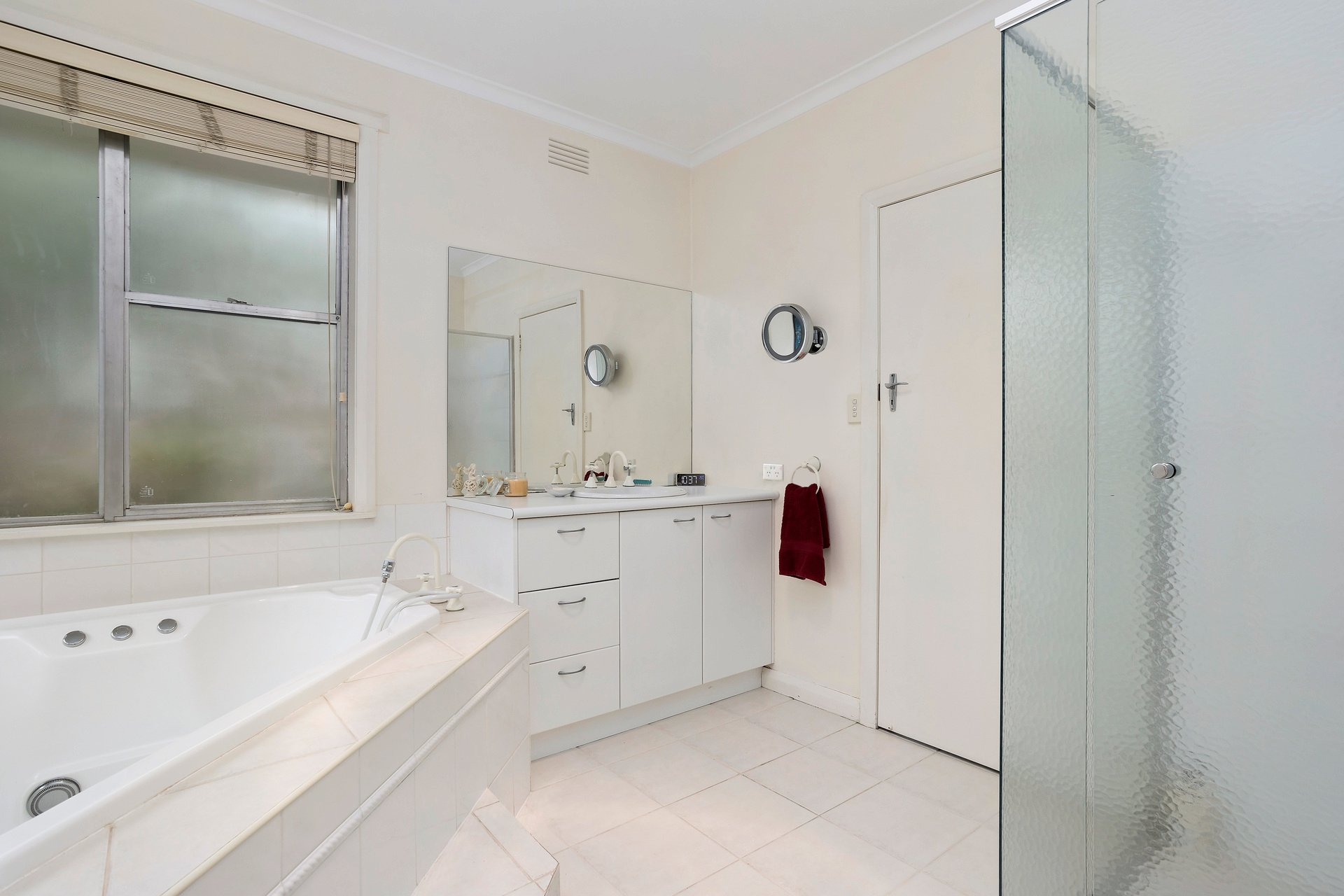 Property Gallery Thumbnail 6