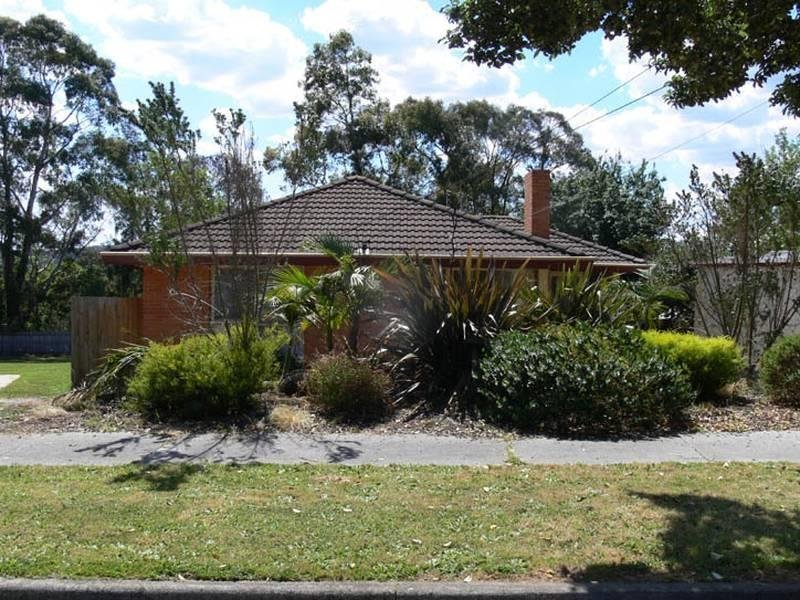 5 Wallace Way, Mooroolbark image 2