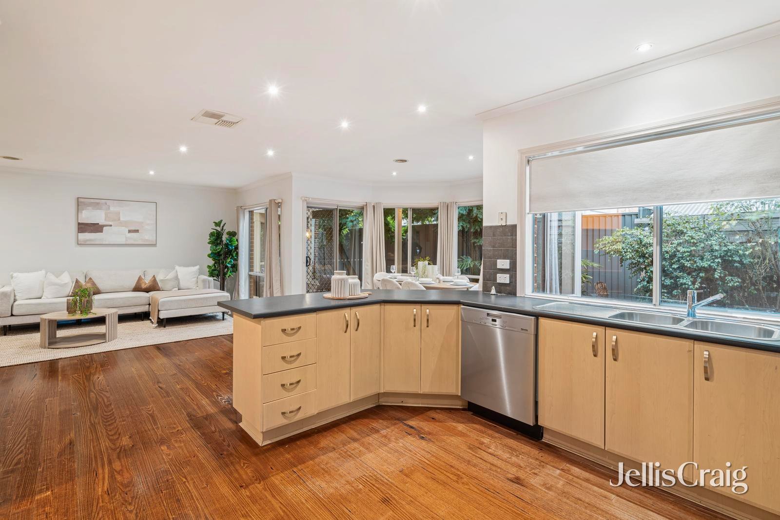 5 Waterford Place, Greensborough image 3