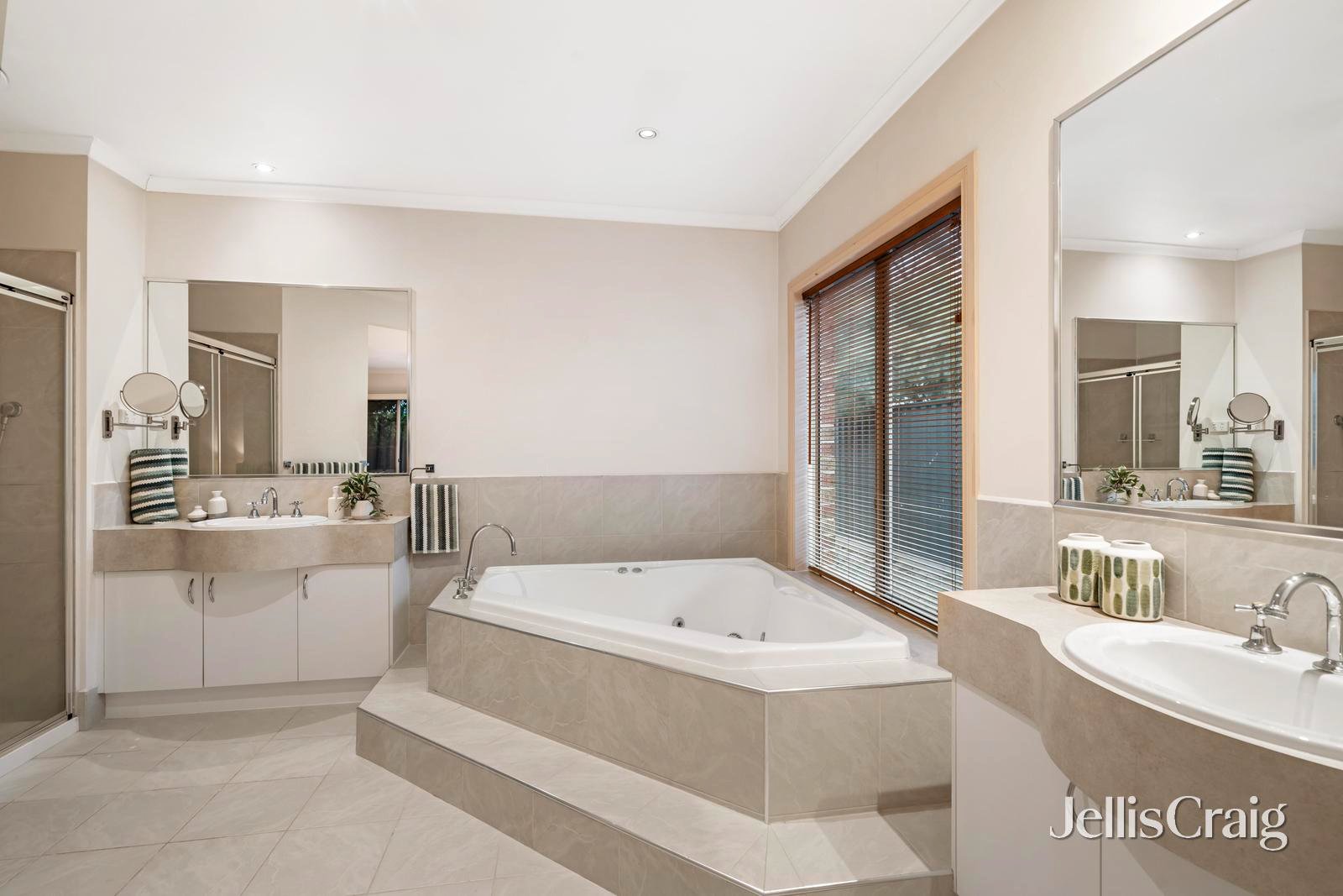 5 Waterford Place, Greensborough image 7