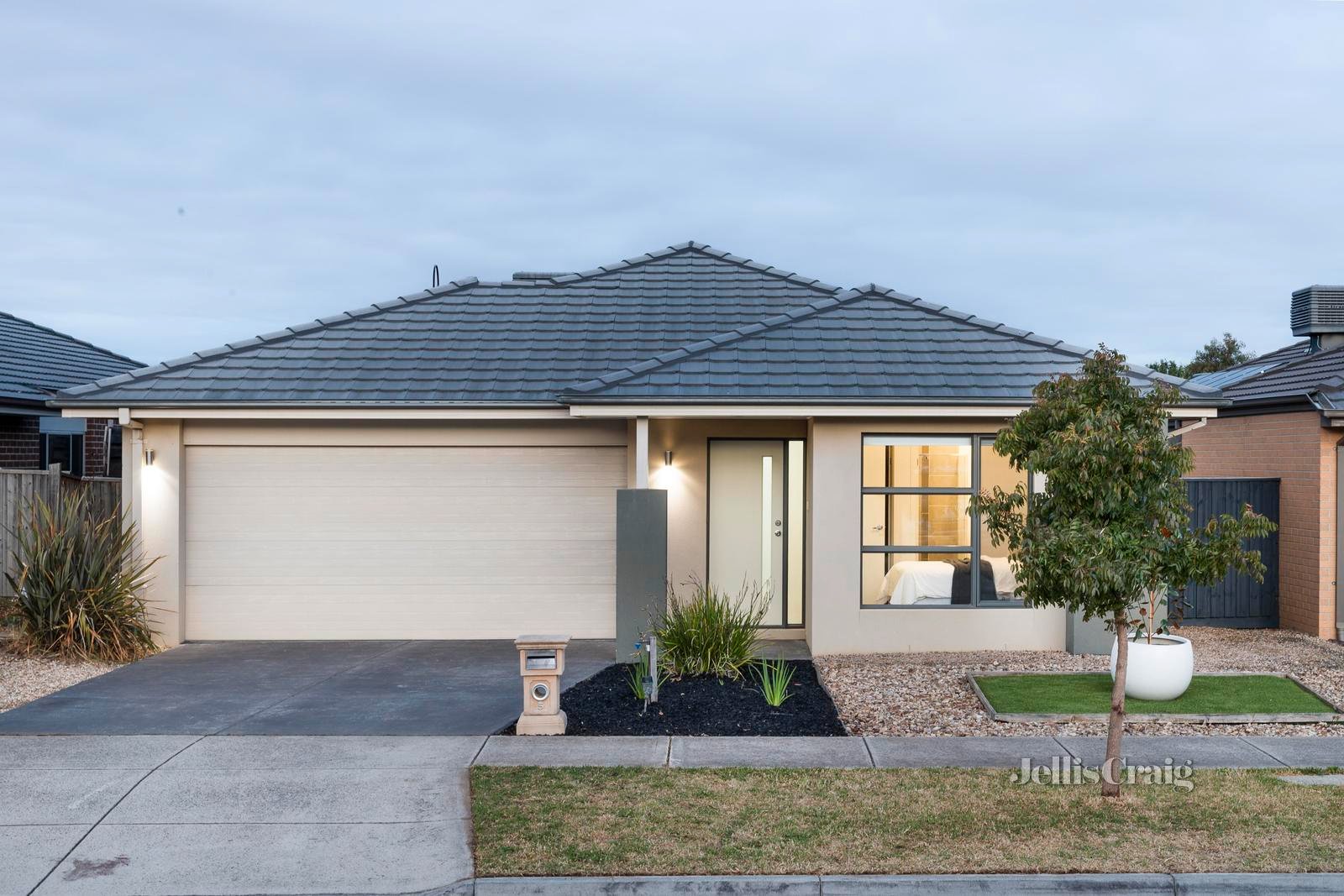 5 Weaver Street, Doreen image 1