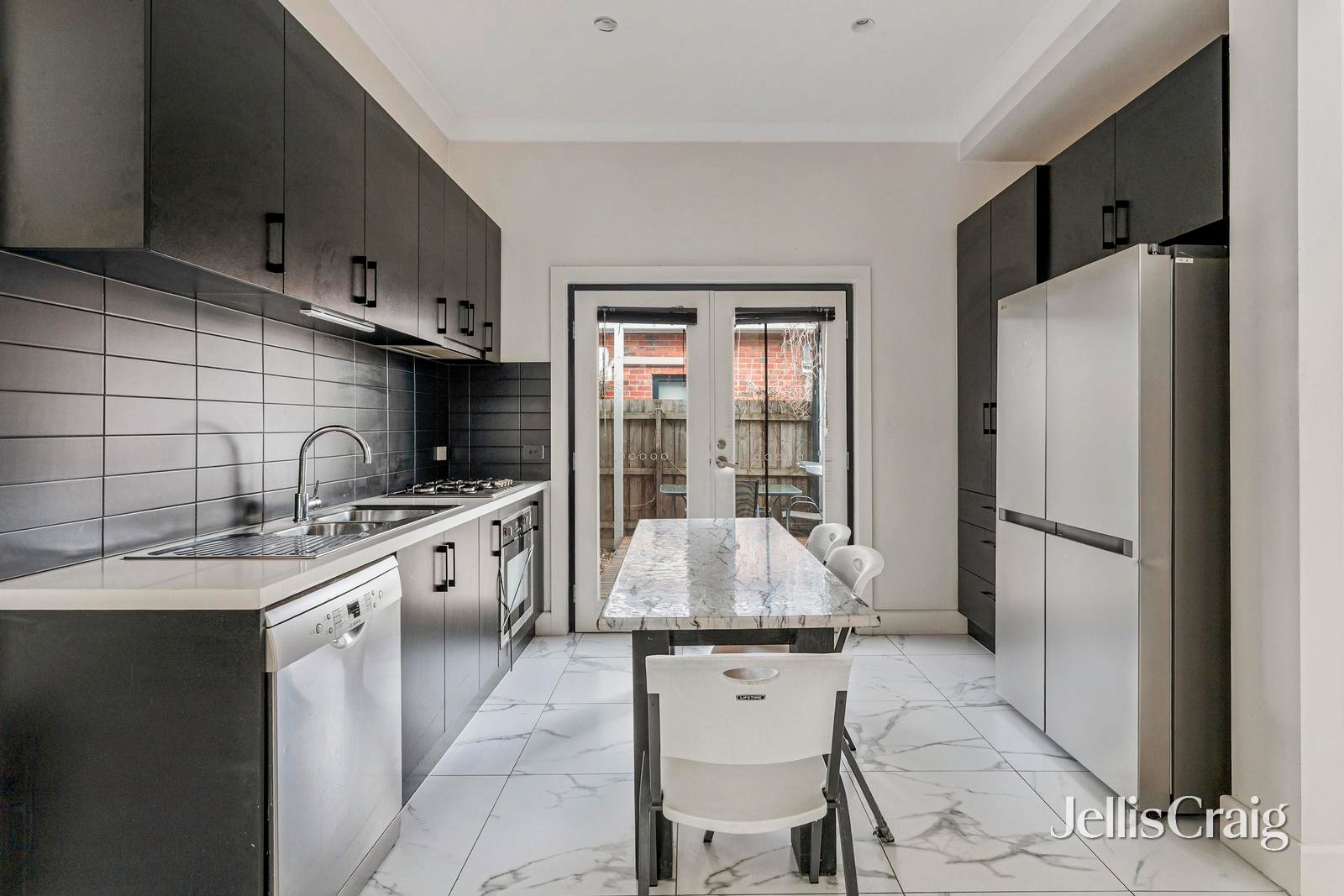 5 Windsor Avenue, Strathmore image 4