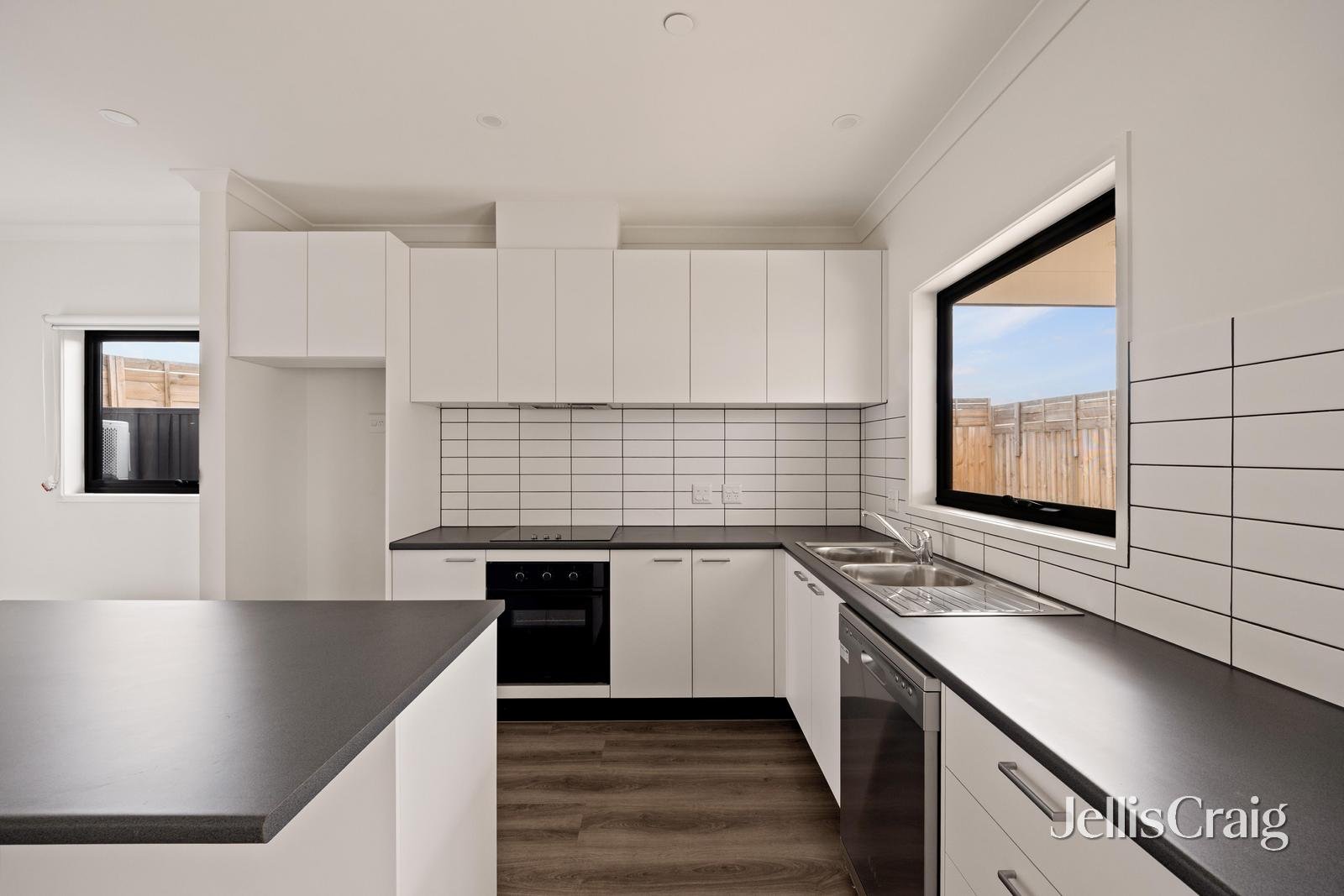 5 Windsor Place, Melton&nbsp;West image 13