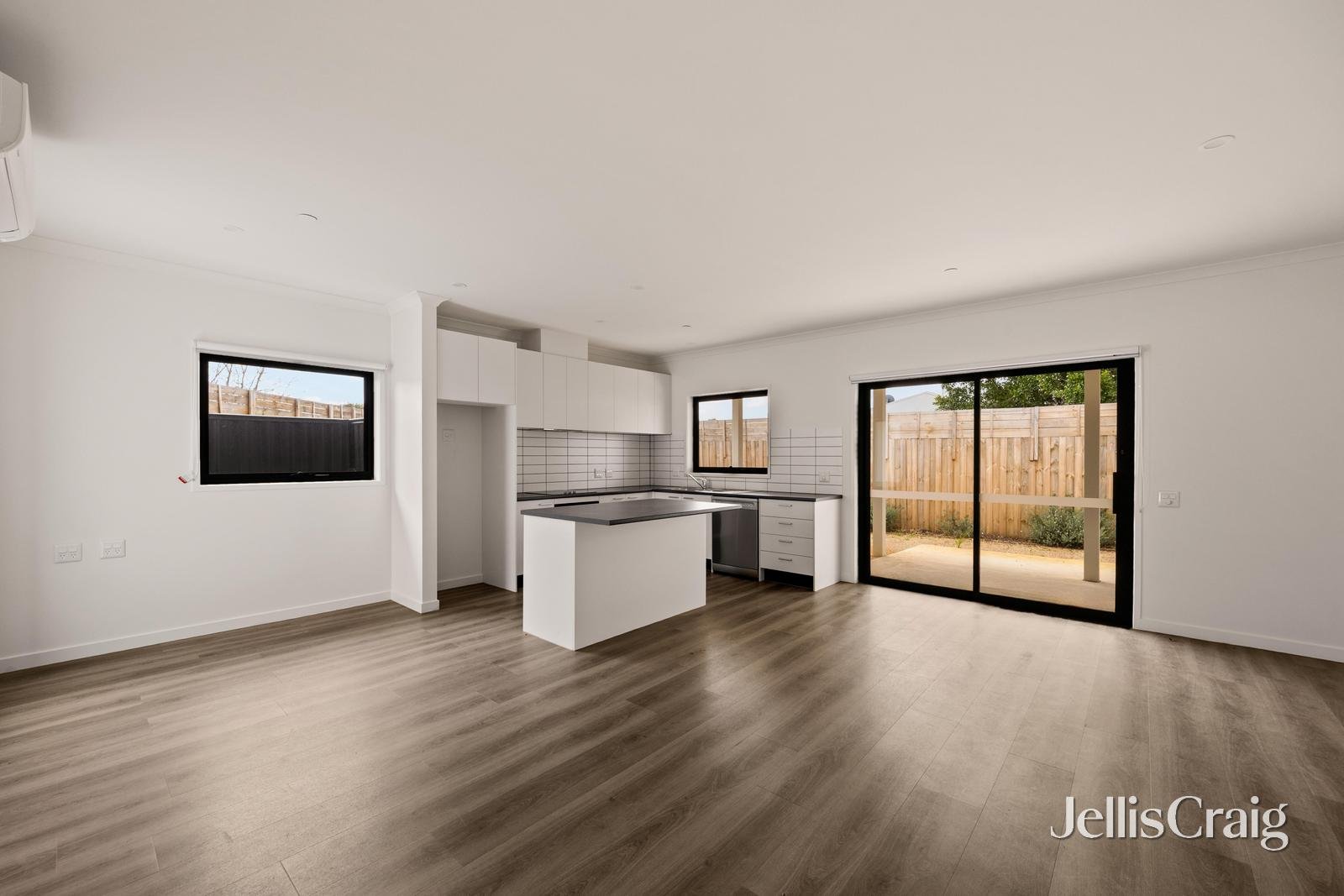 5 Windsor Place, Melton&nbsp;West image 14