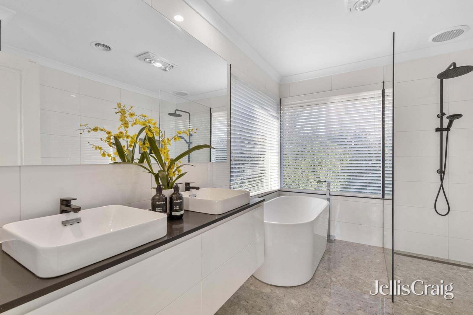 5 Winter Way, Glen Waverley image 9