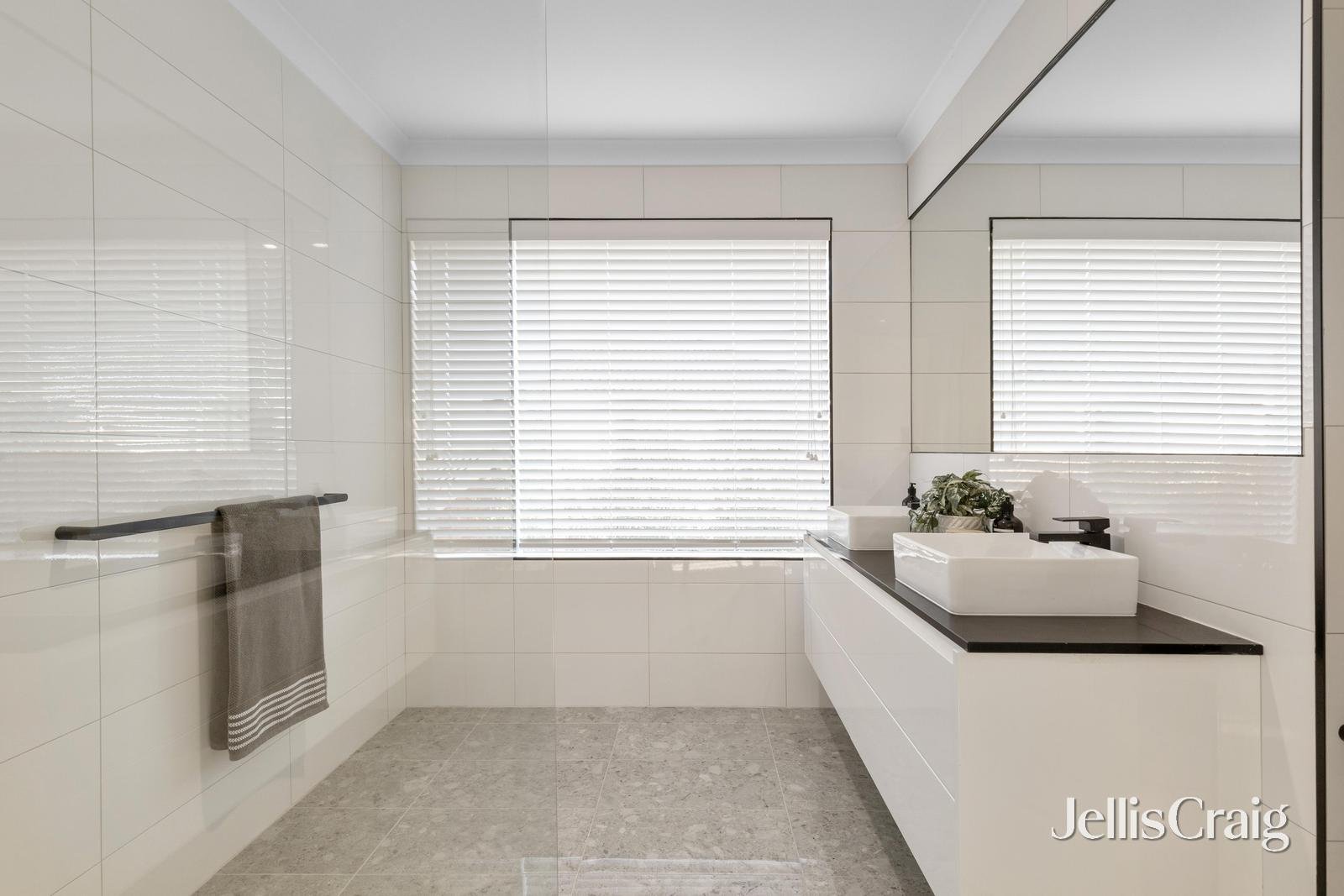 5 Winter Way, Glen Waverley image 11