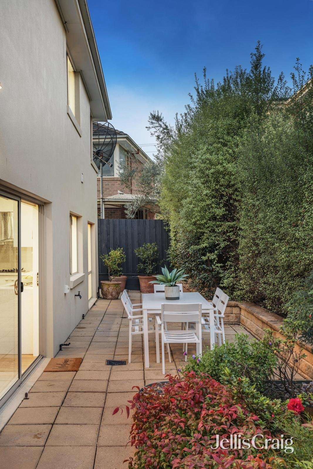 5 Winter Way, Glen Waverley image 16