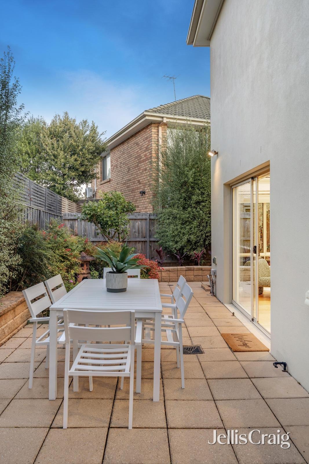 5 Winter Way, Glen Waverley image 17