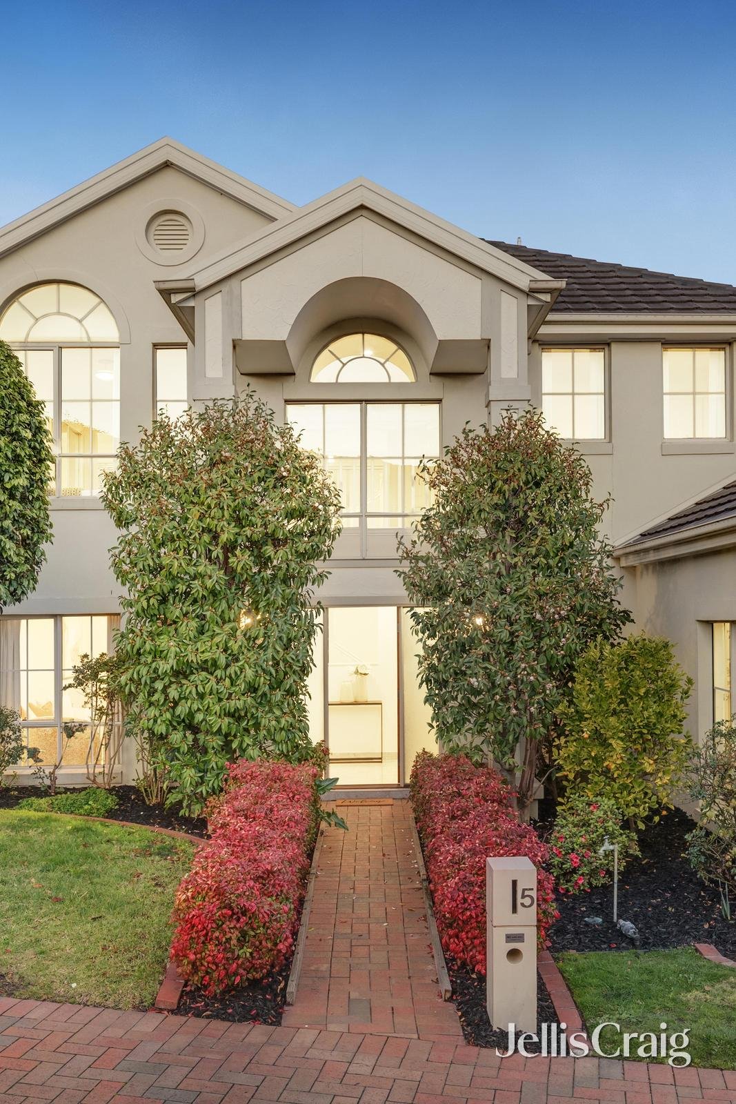 5 Winter Way, Glen Waverley image 18
