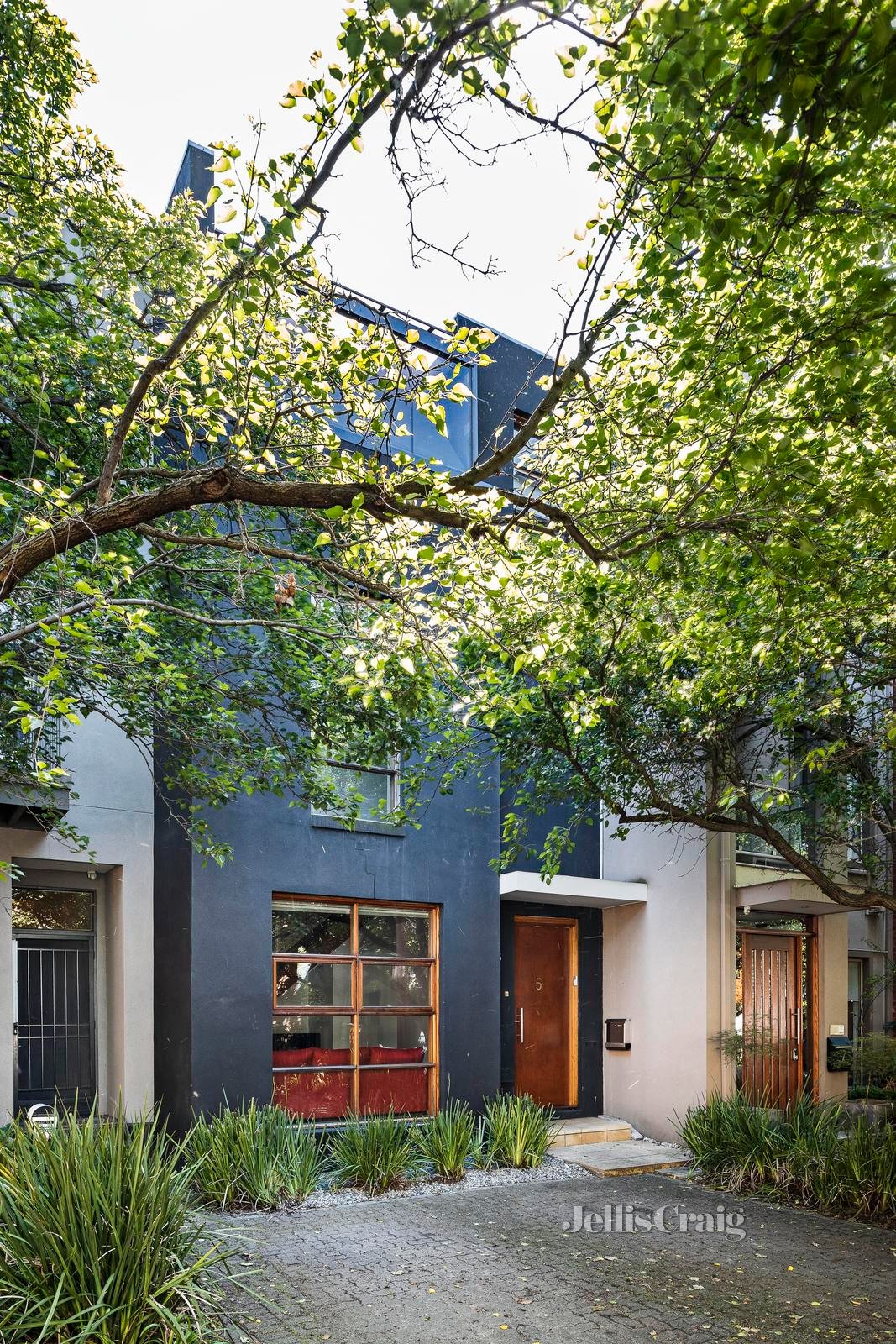 5 Yarra Bank Court, Abbotsford image 1