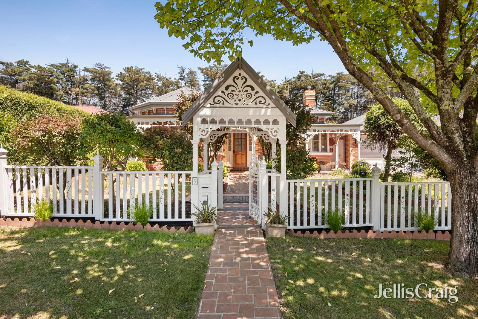 5 Yarra Valley Boulevard, Chirnside&nbsp;Park image 1