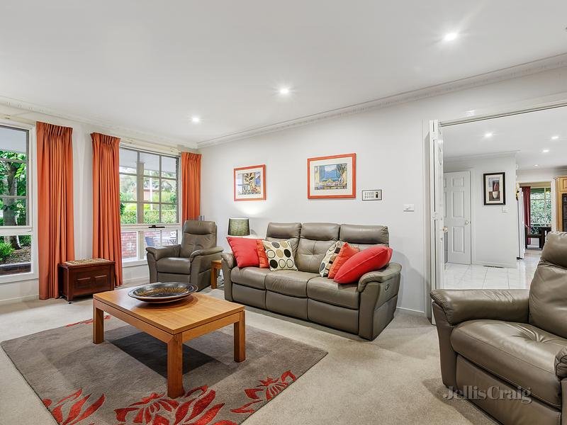 5 York Court, Warranwood image 5