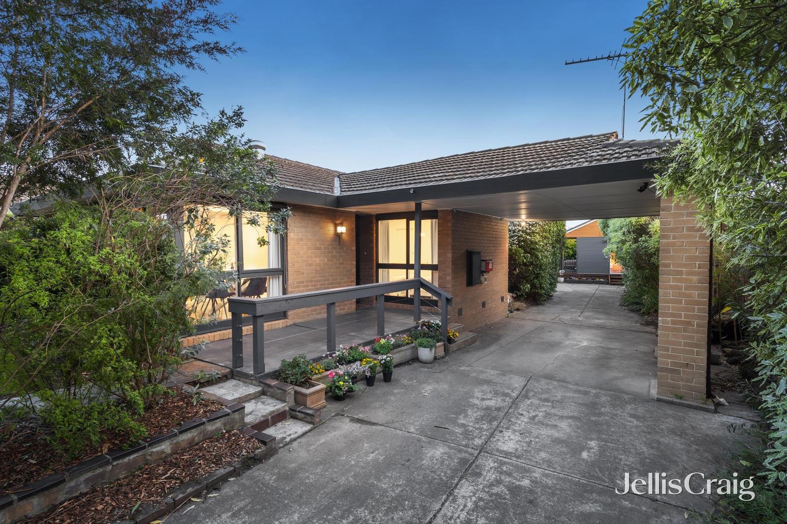 50 Baratta Street, Blackburn South image 1