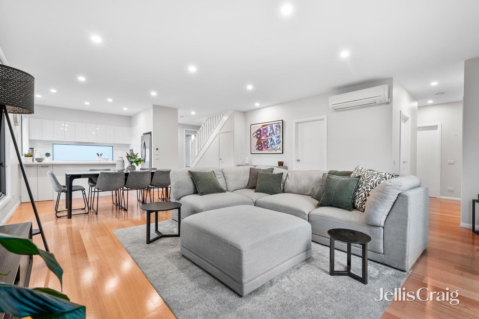 50 Barter Crescent, Forest Hill image 2