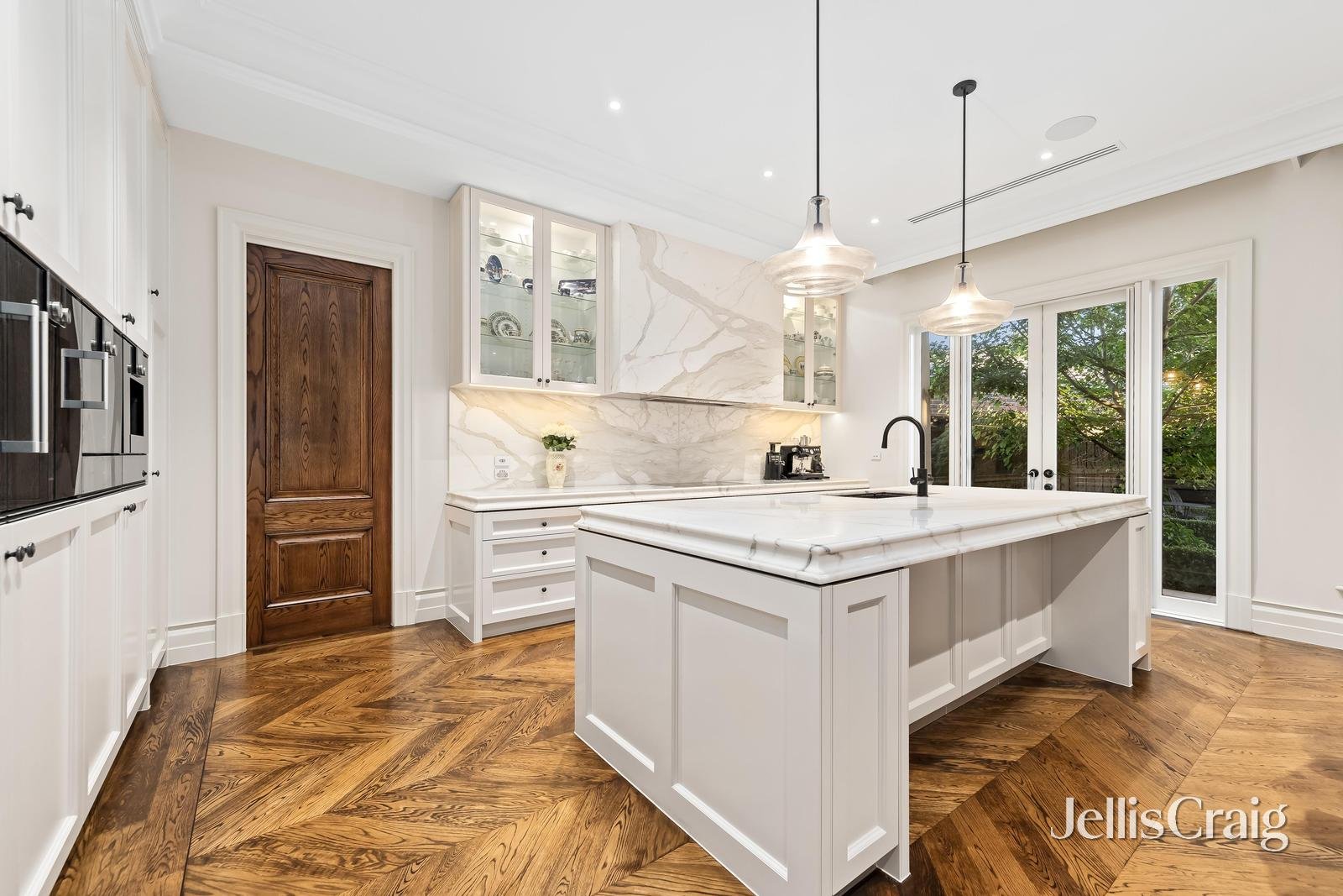 50 Bogong Avenue, Glen Waverley image 8