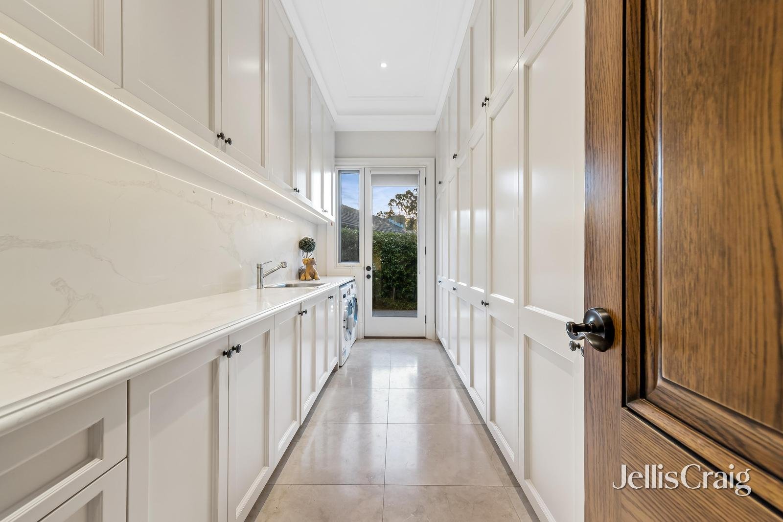 50 Bogong Avenue, Glen Waverley image 15
