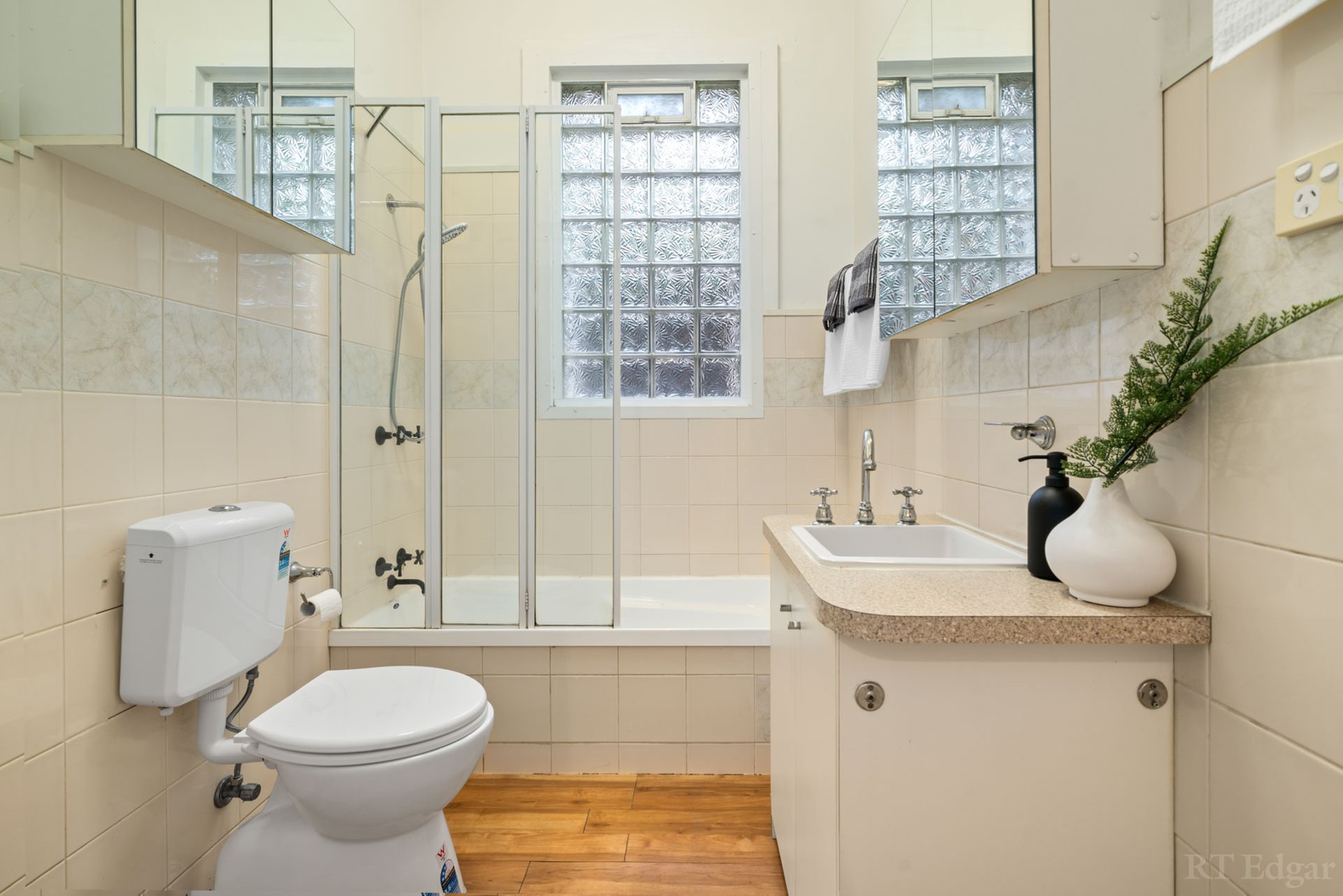 Property Gallery Thumbnail 8