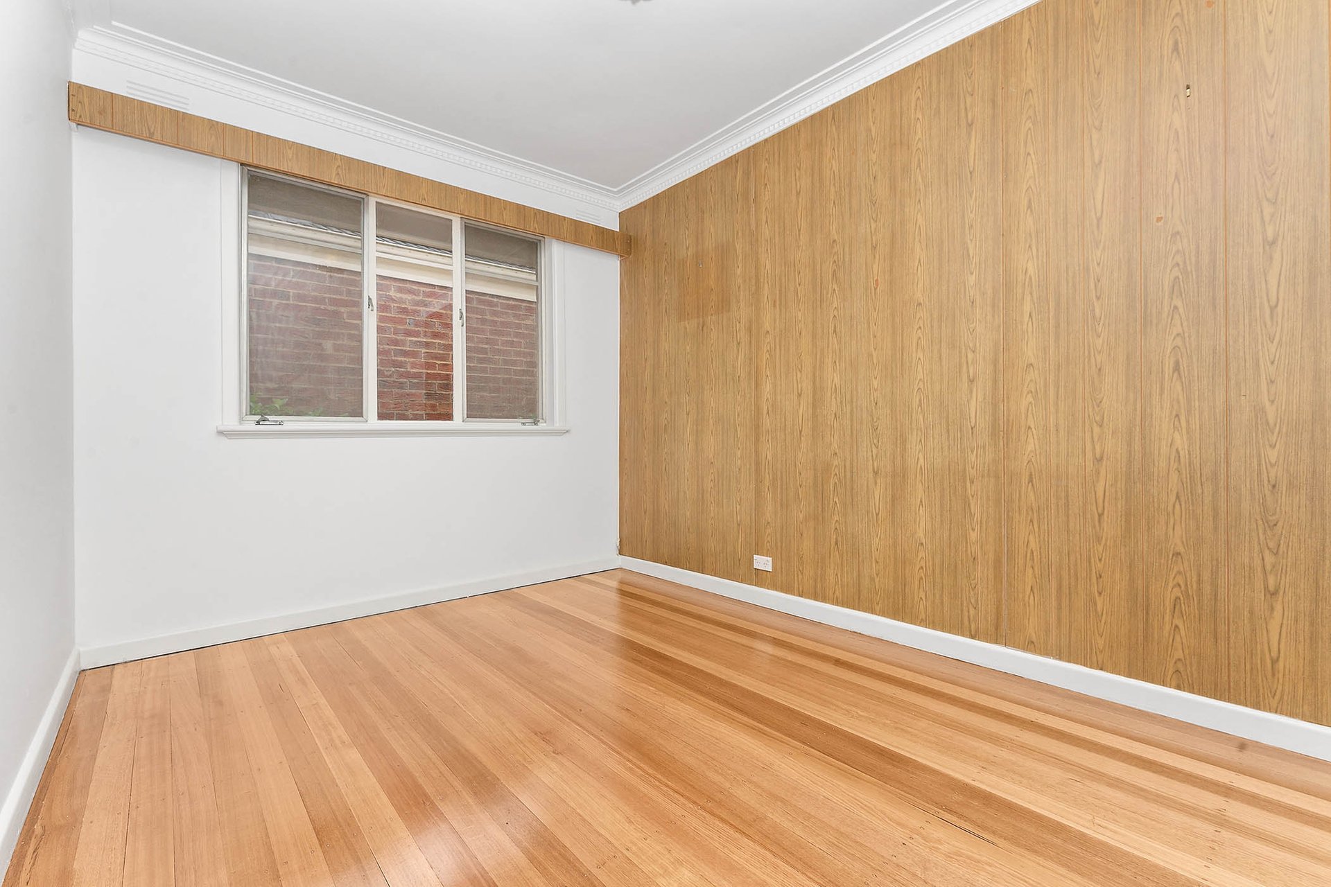 Property Gallery Thumbnail 6