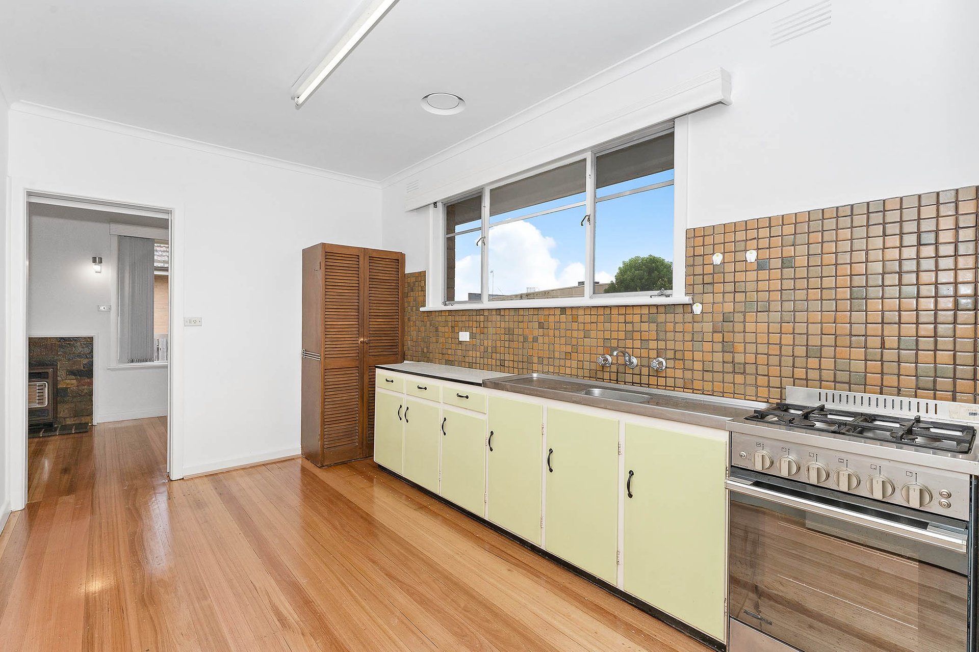 Property Gallery Thumbnail 7