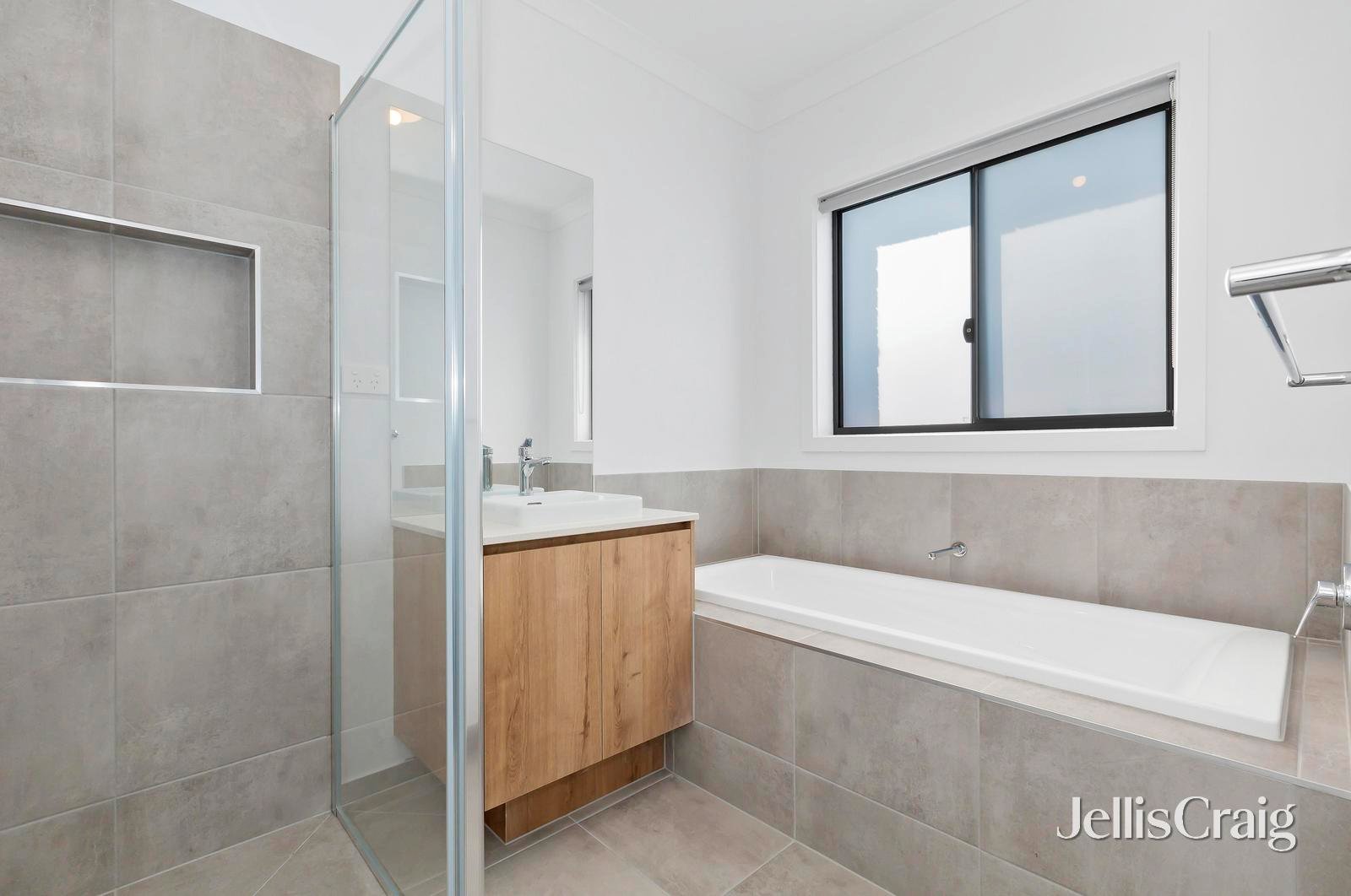 50 Cormorant Grange, Winter Valley image 5