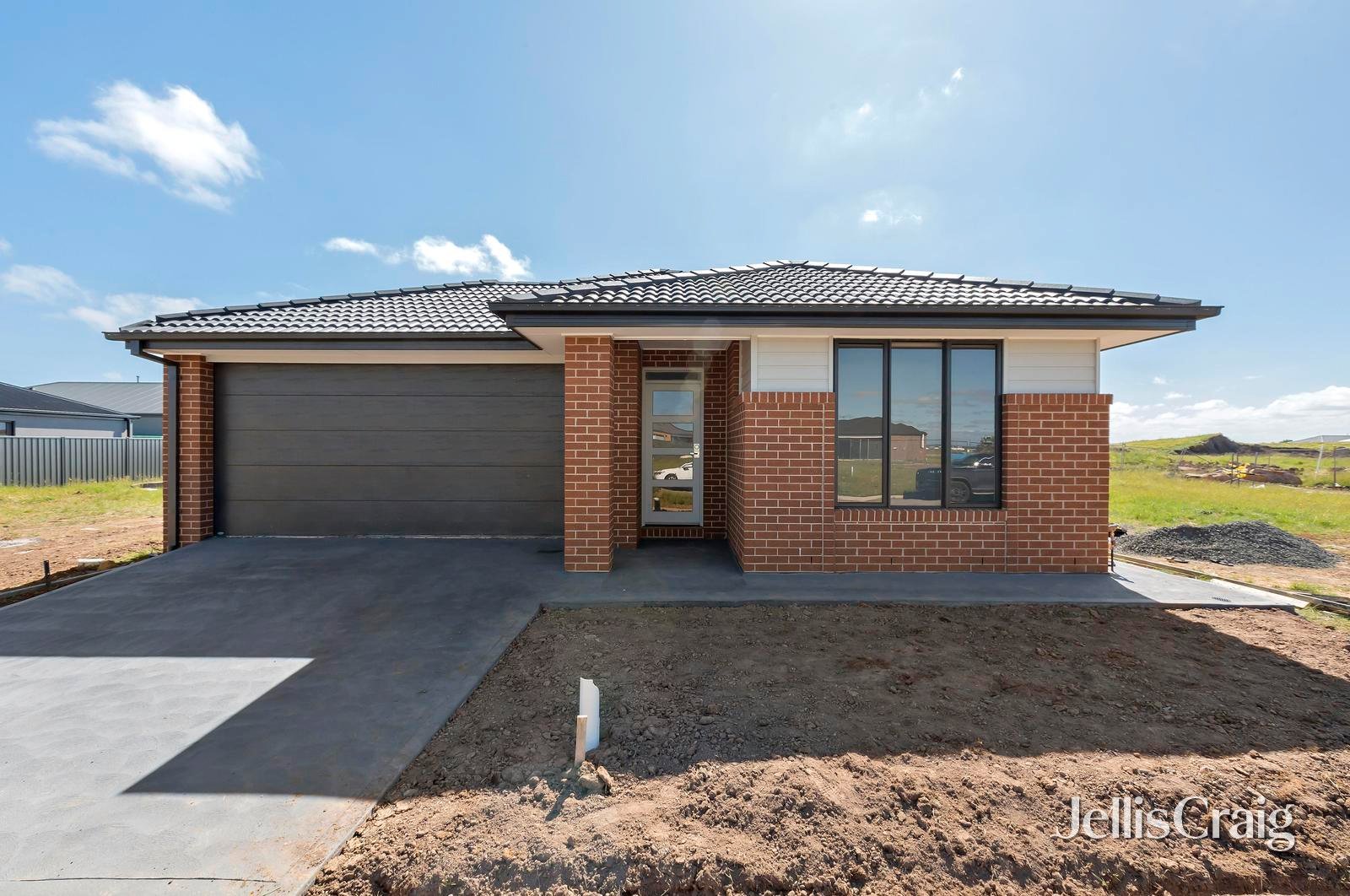 50 Cormorant Grange, Winter Valley image 1