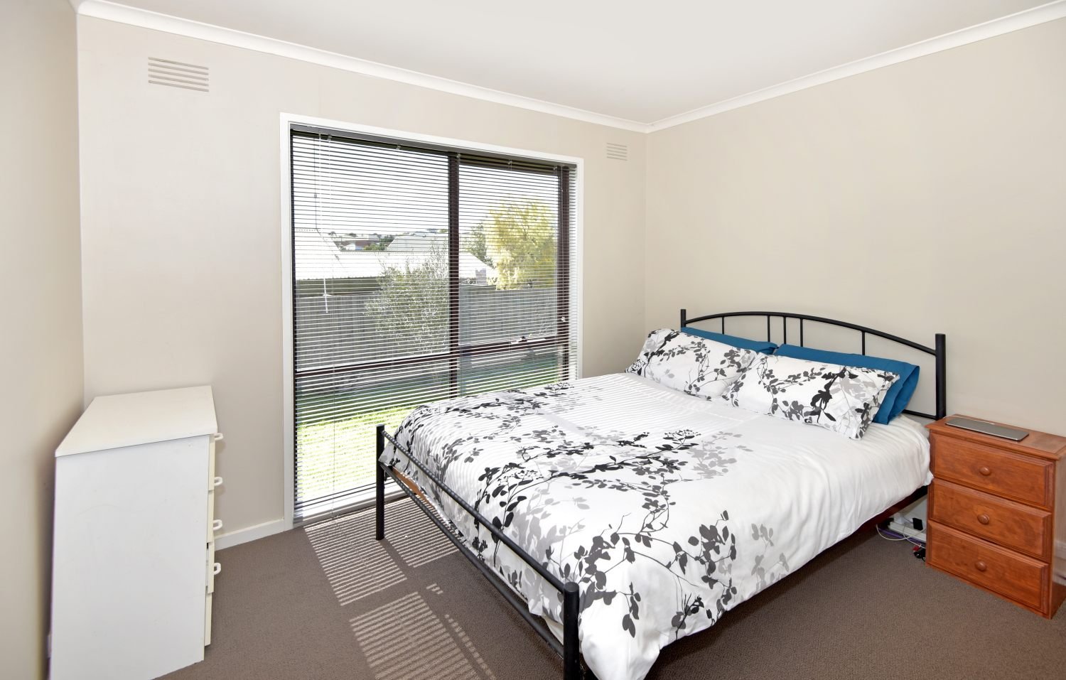 Property Gallery Thumbnail 6