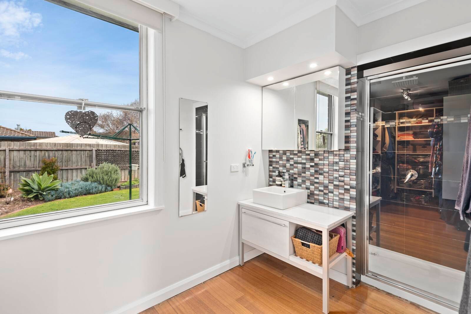 Property Gallery Thumbnail 11