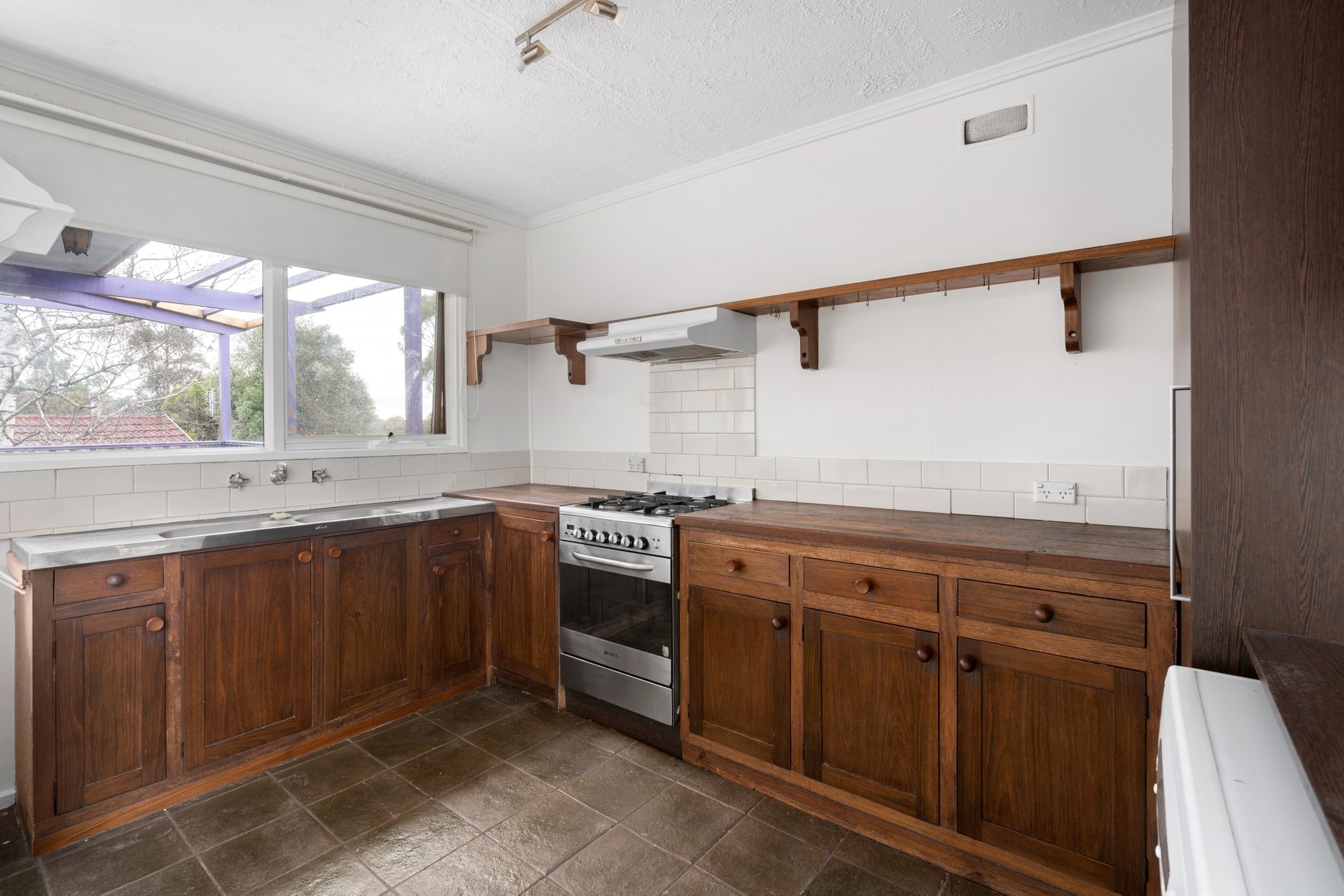 Property Gallery Thumbnail 3