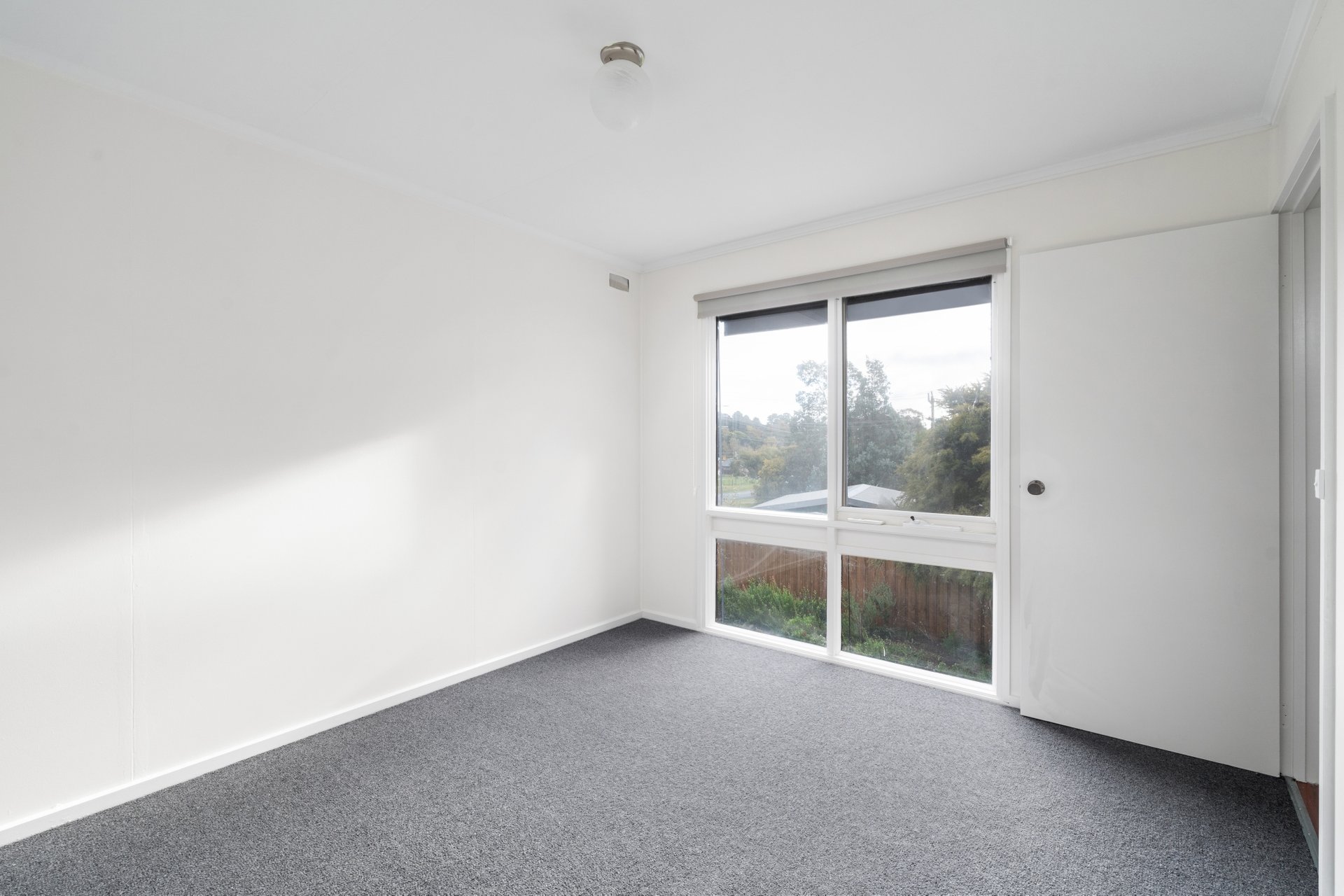 Property Gallery Thumbnail 6
