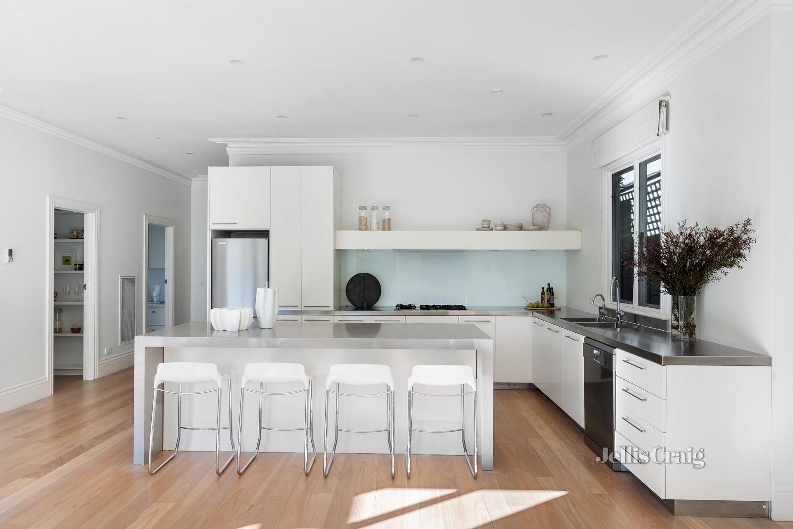 50 Glendearg Grove, Malvern image 4