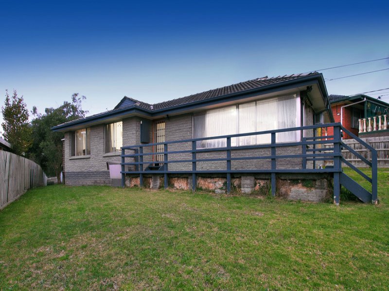 50 Greenslopes Drive, Mooroolbark image 1