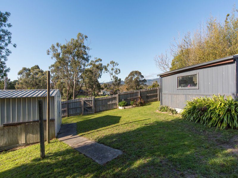 50 Greenslopes Drive, Mooroolbark image 12