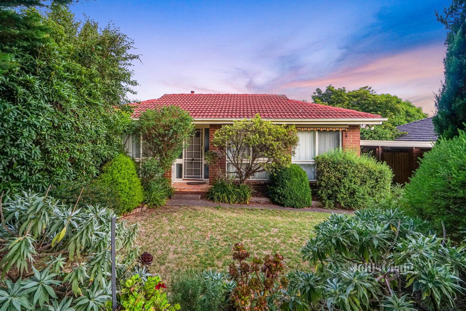 50 Guinevere Parade, Glen Waverley image 1