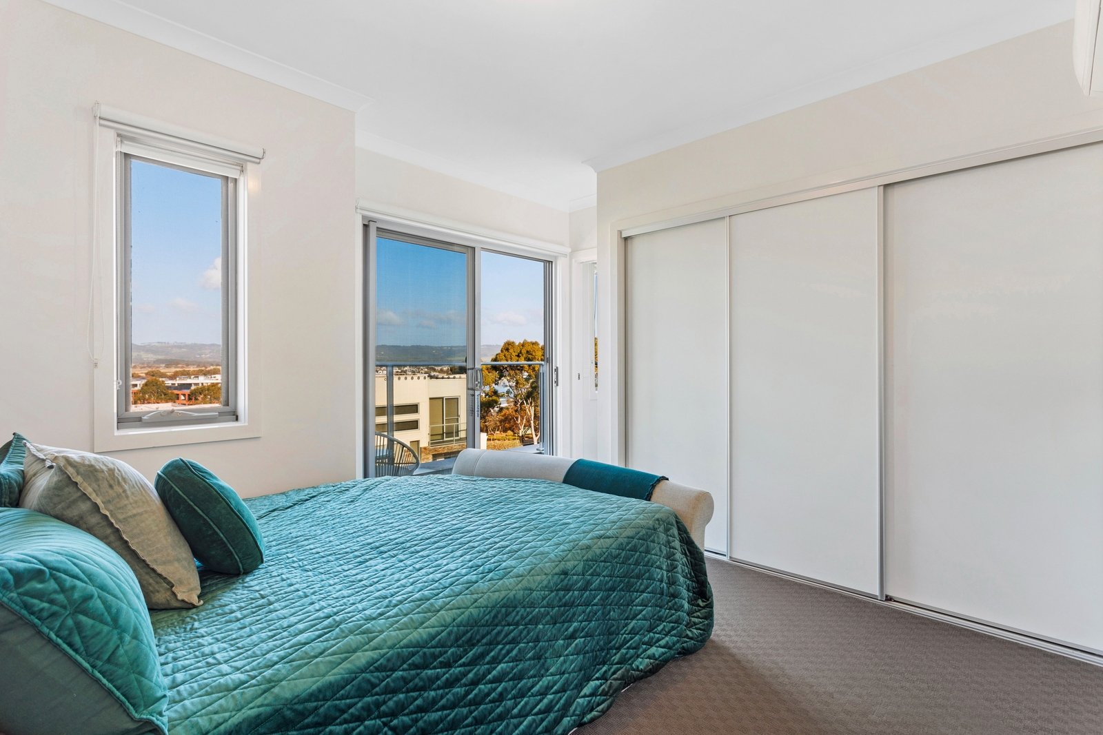 Property Gallery Thumbnail 6