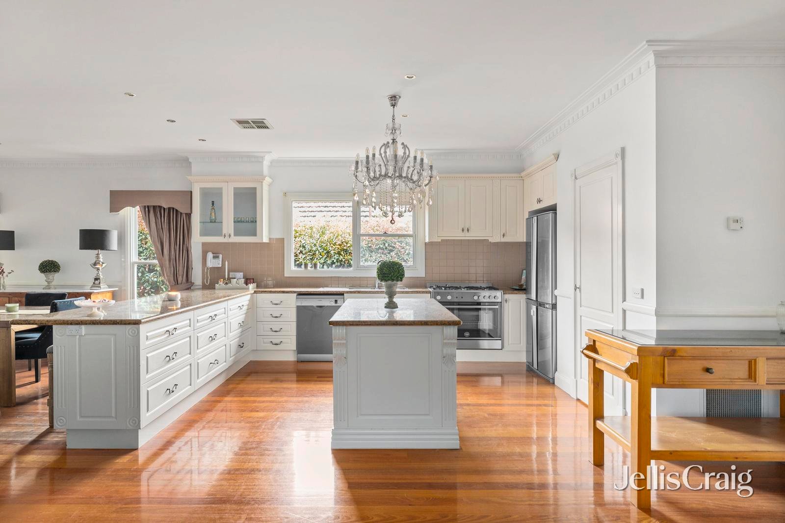 50 Hill Road, Balwyn North image 2