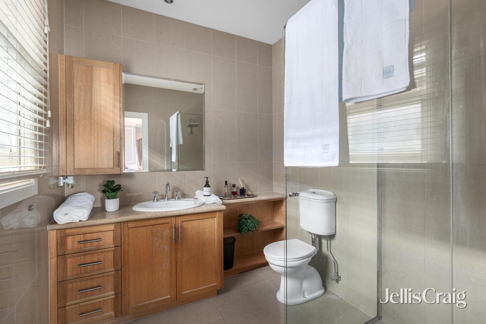50 Hill Road, Balwyn North image 9