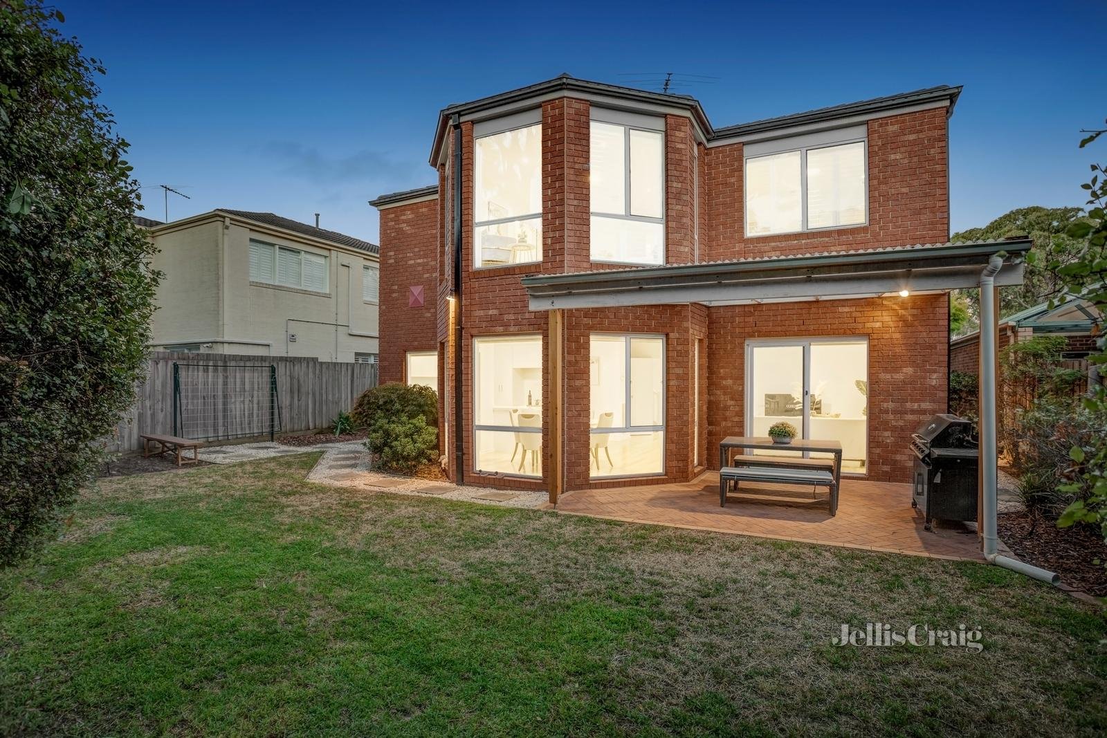 50 Huntingtower Crescent, Mount Waverley image 12