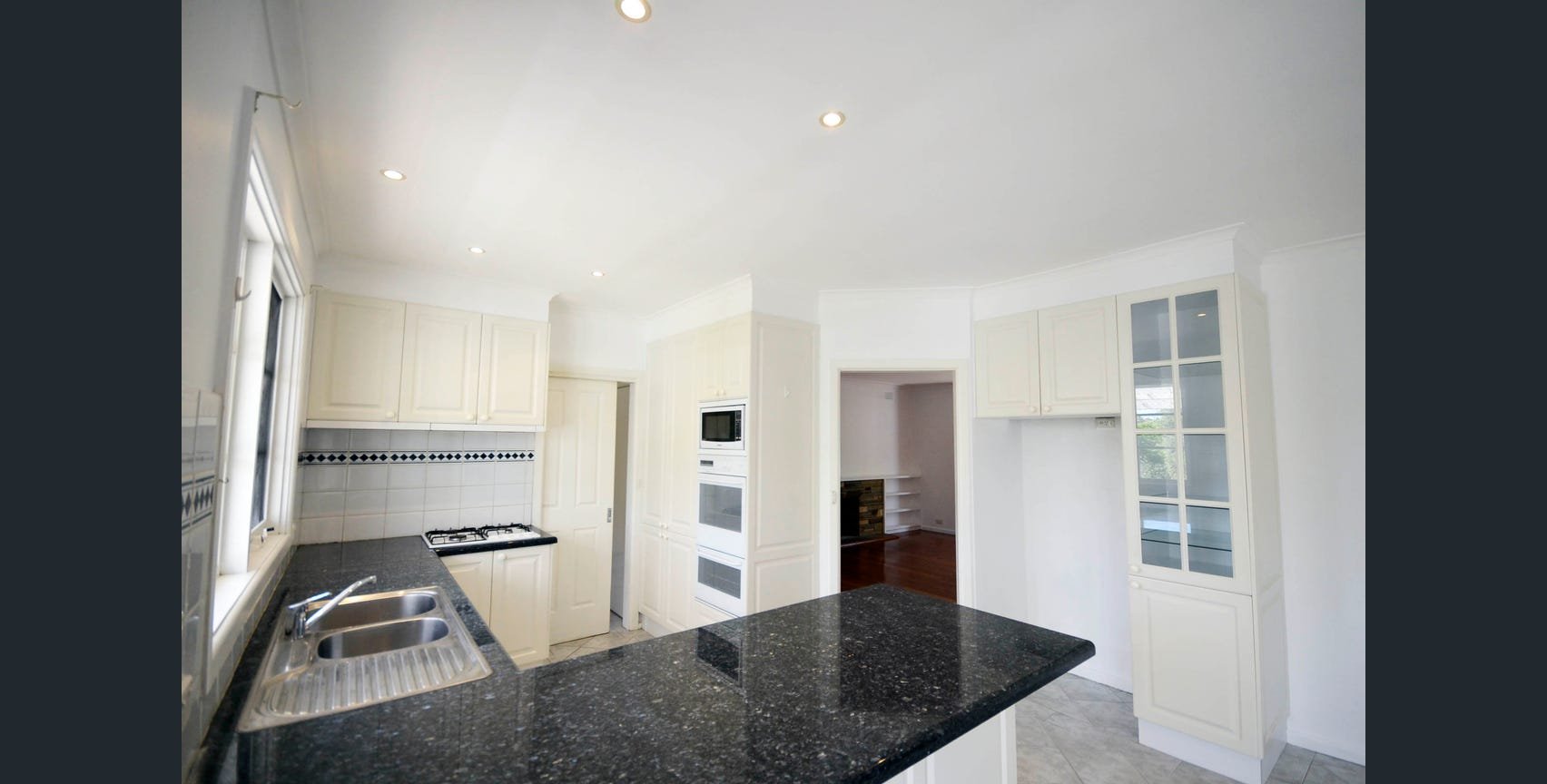50 Koolkuna Avenue, Doncaster image 3
